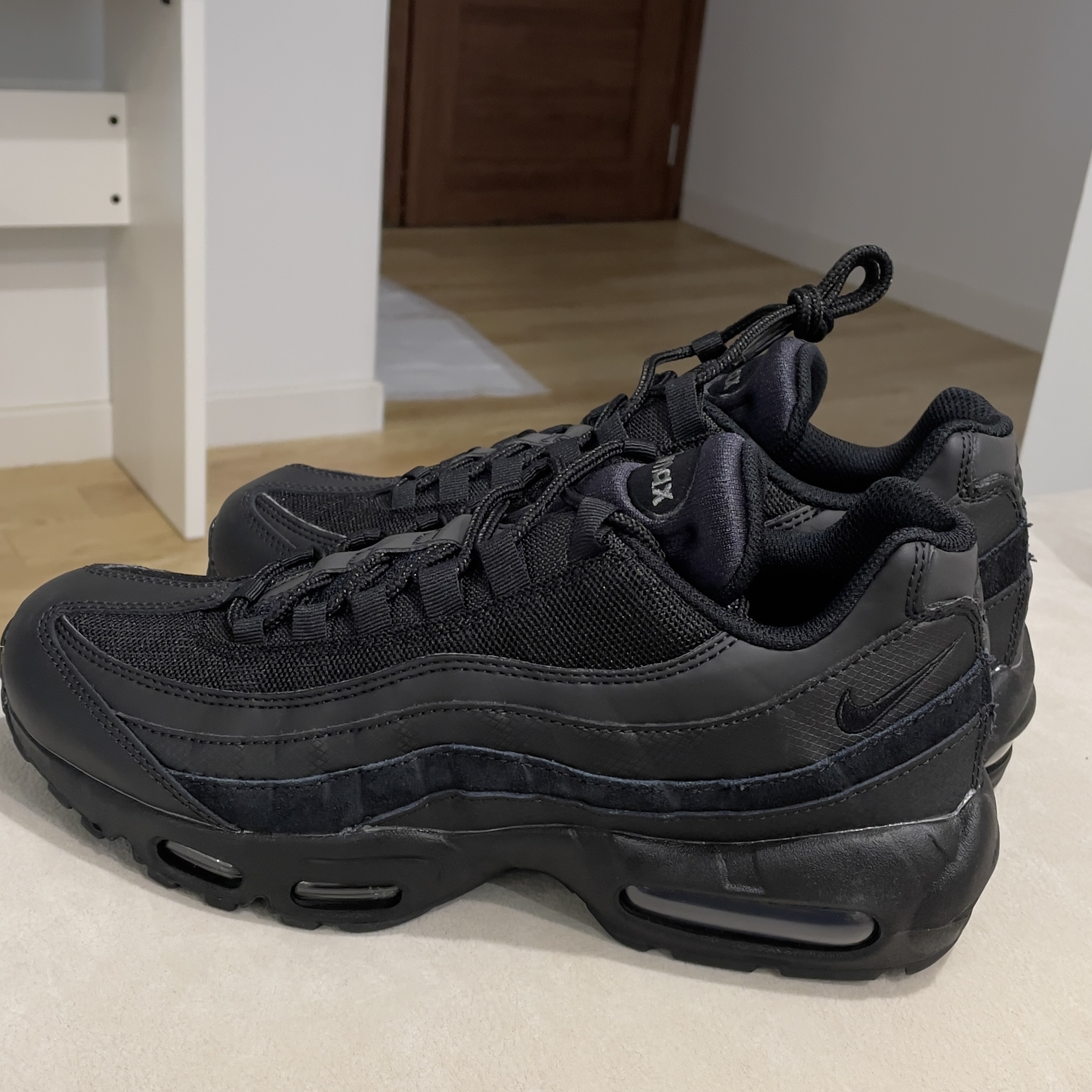 Nike Air Max 95 Essential Triple Black 2020 착용 스타일 - 2