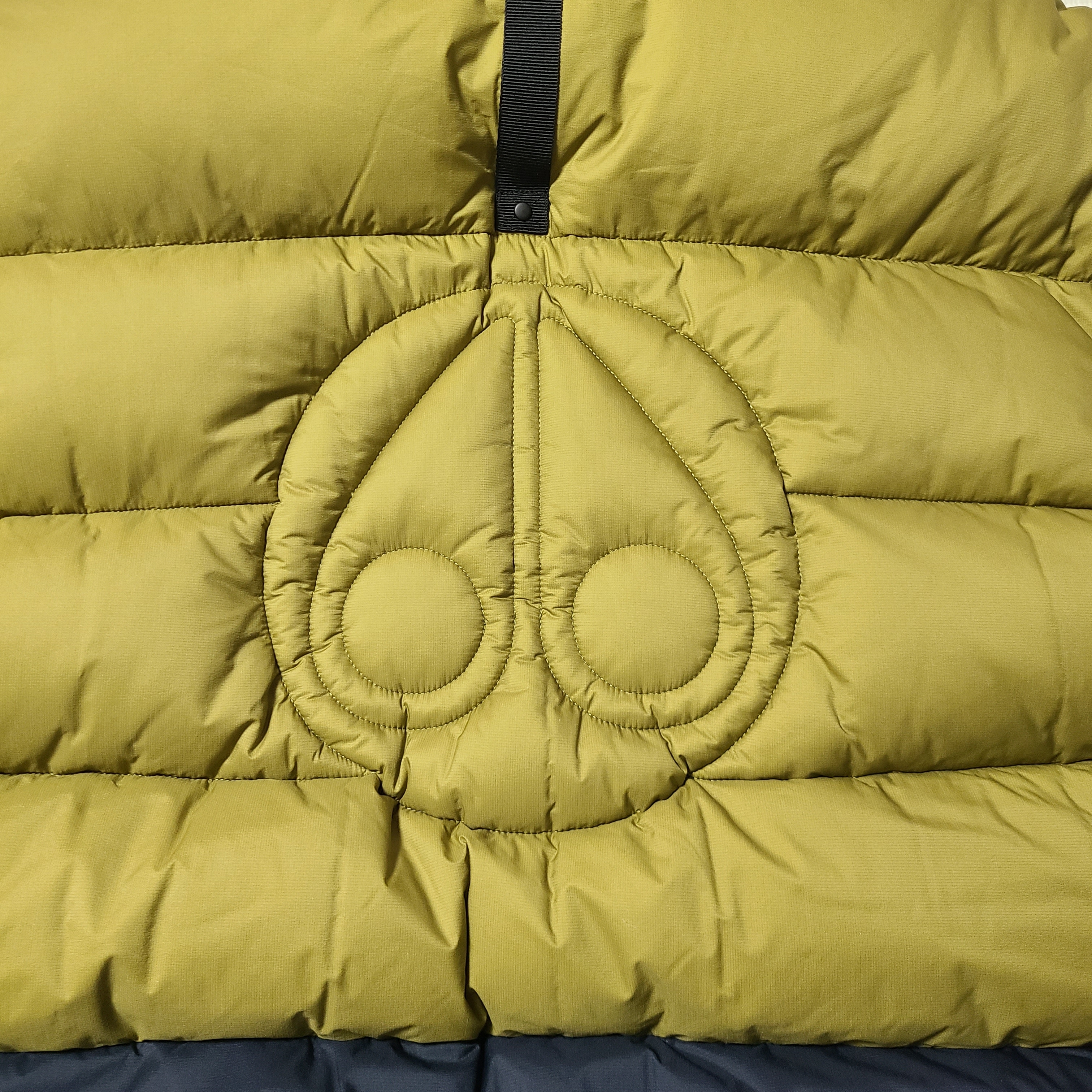 Moose Knuckles Flightweight Bedstuy Jacket Wasabi 착용 스타일 - 3