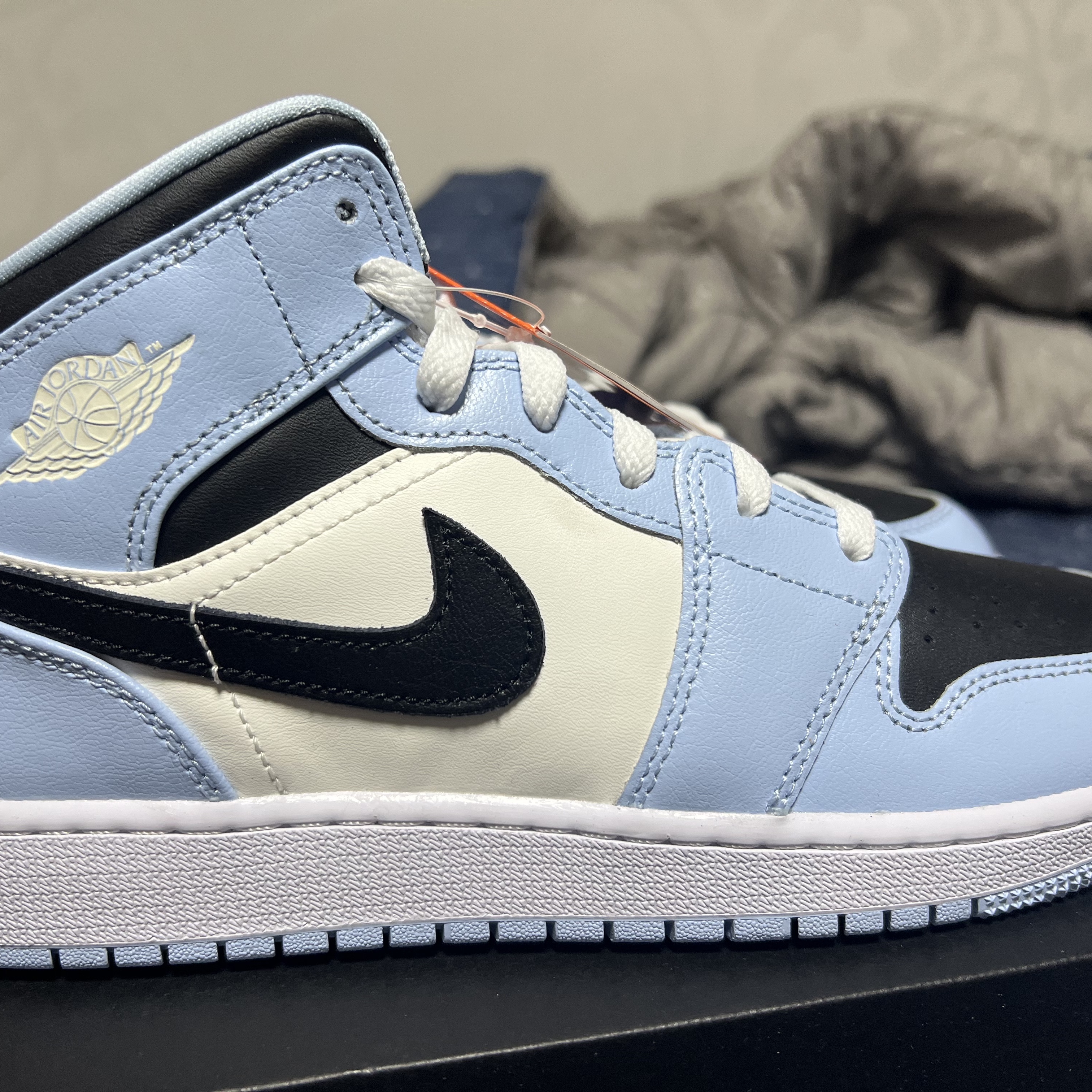 (GS) Jordan 1 Mid Ice Blue Black 착용 스타일 - 2