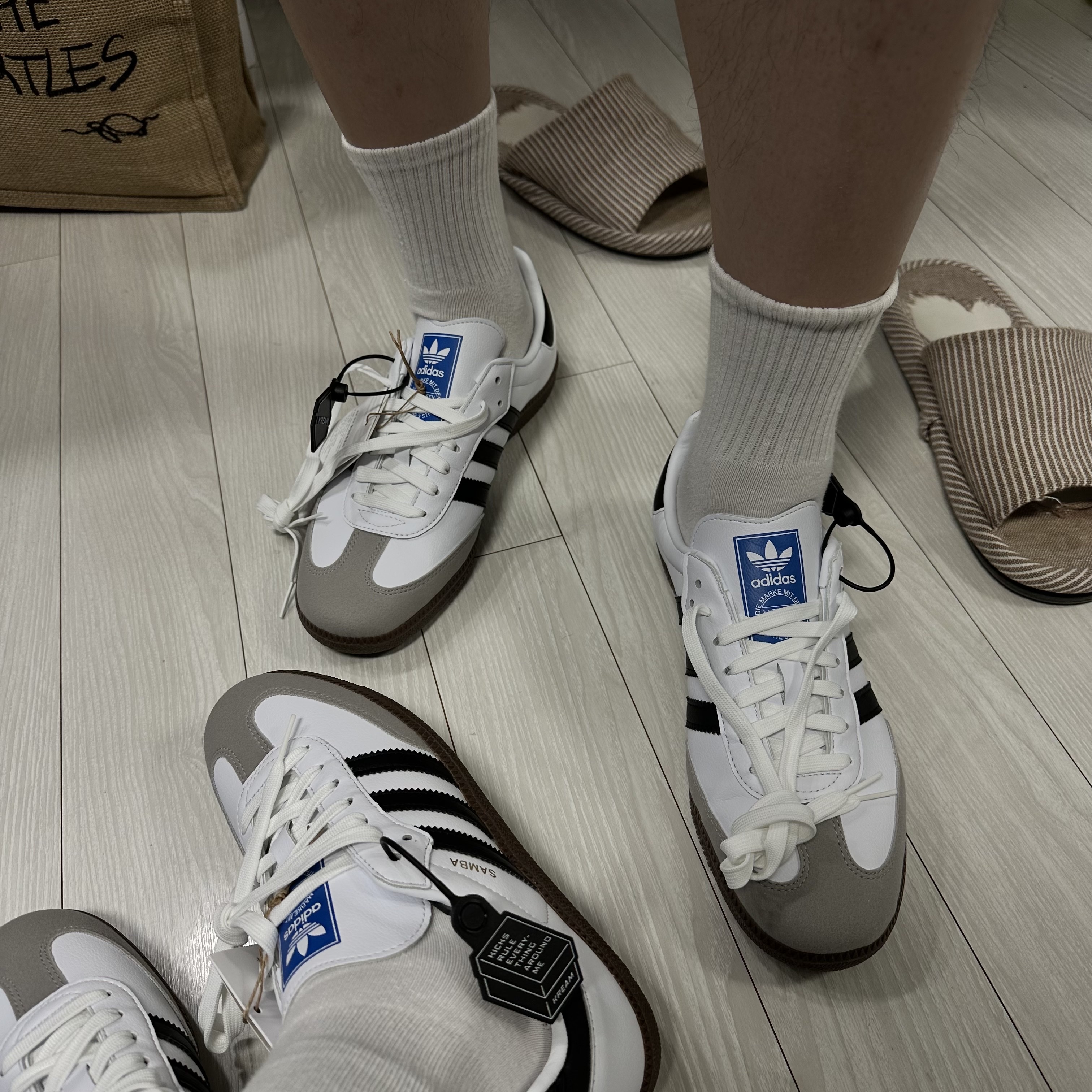 Adidas Samba Vegan White Black 착용 스타일 - 2