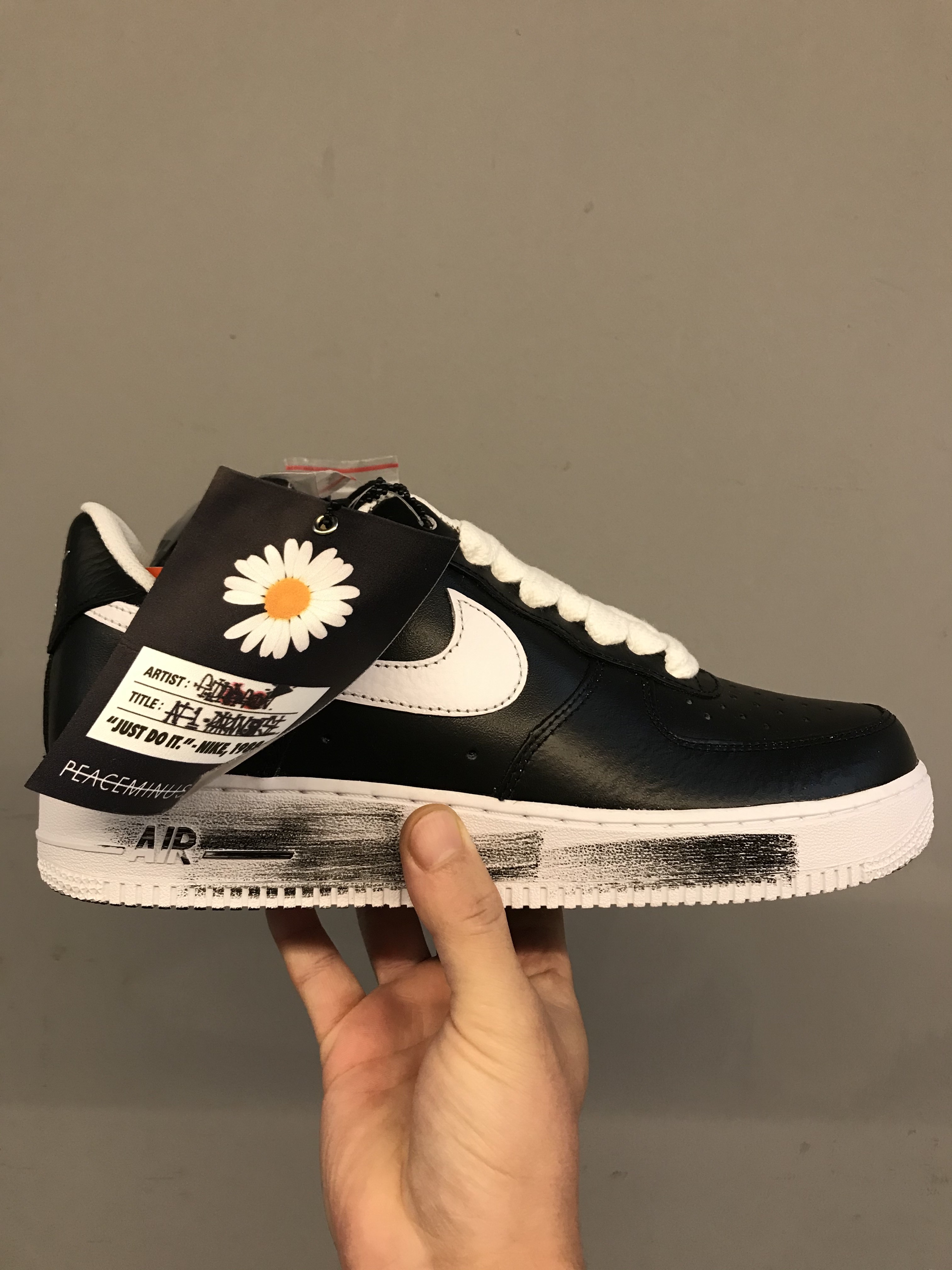Nike x Peaceminusone Air Force 1 Low Para-Noise 착용 스타일