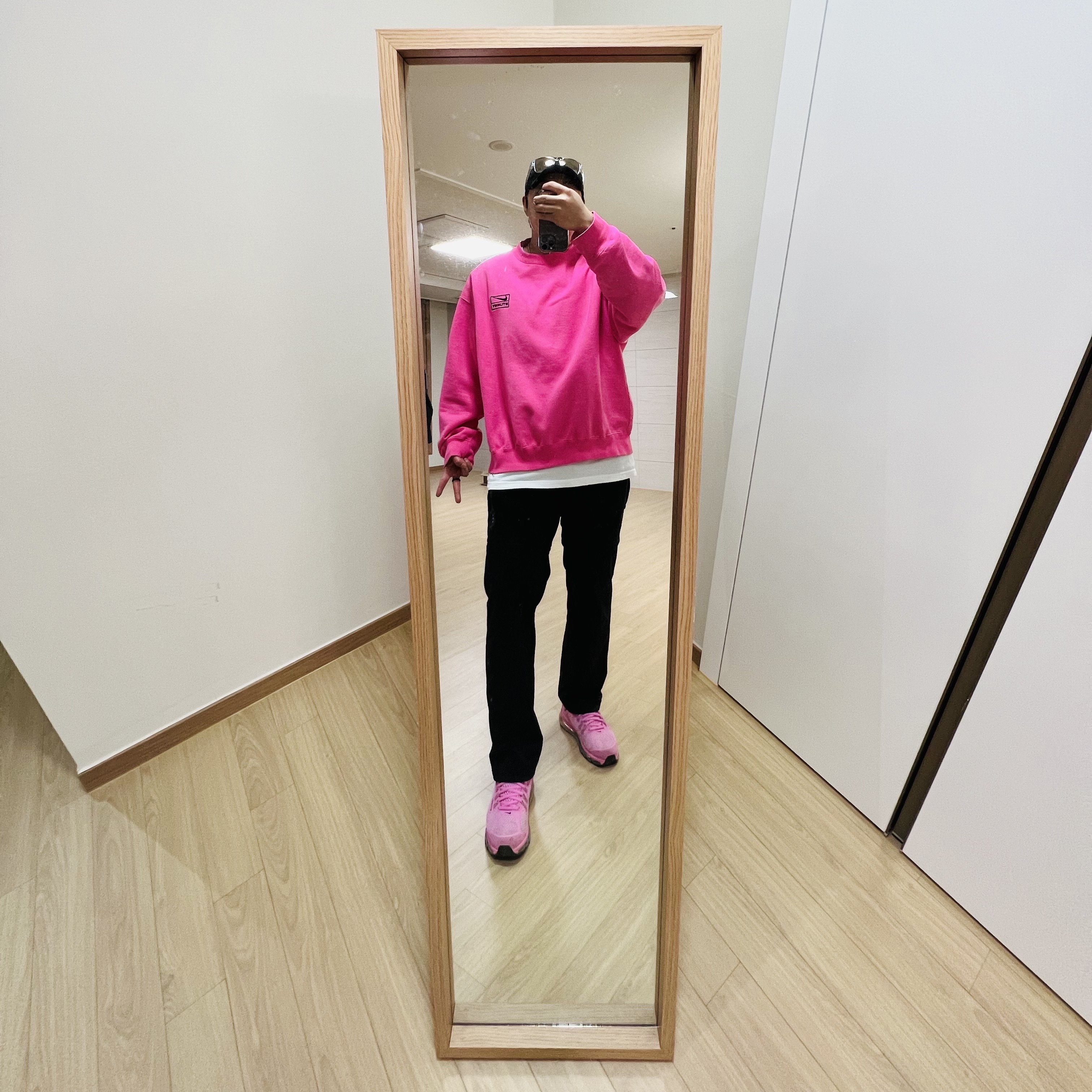 Nike x Stussy Air Max 2013 Psychic Pink, Nike x Stussy NRG Washed Fleece Crewneck Lotus PInk 착용 스타일 - 1