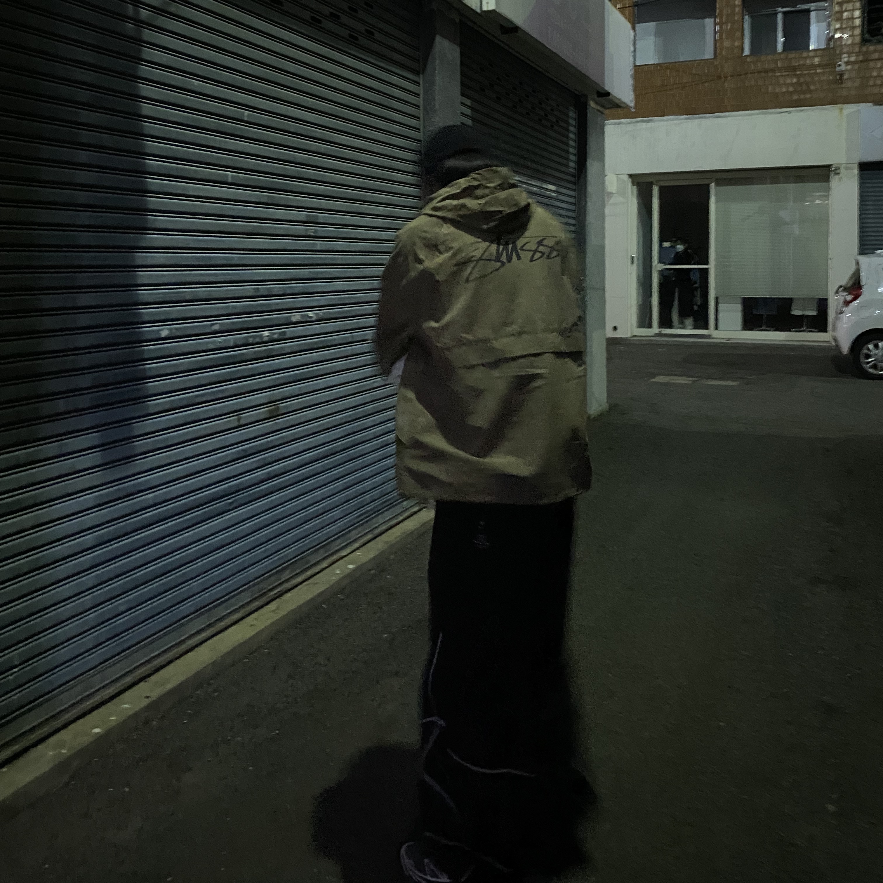 Stussy Wave Dye Beach Shell Jacket Brown, Nike Air Force 1 '07 WB Flax 착용 스타일 - 2