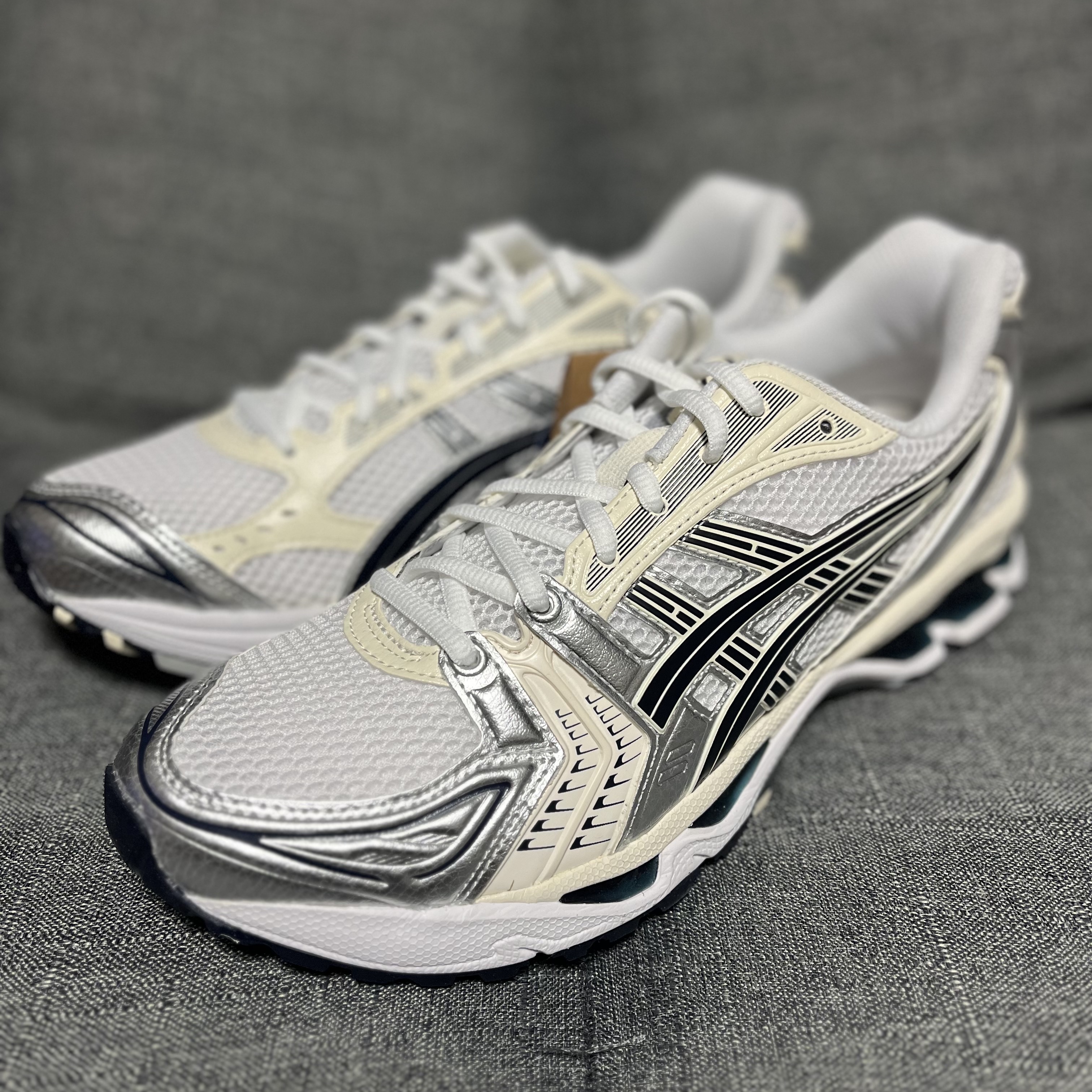 (W) Asics Gel-Kayano 14 White Midnight 착용 스타일