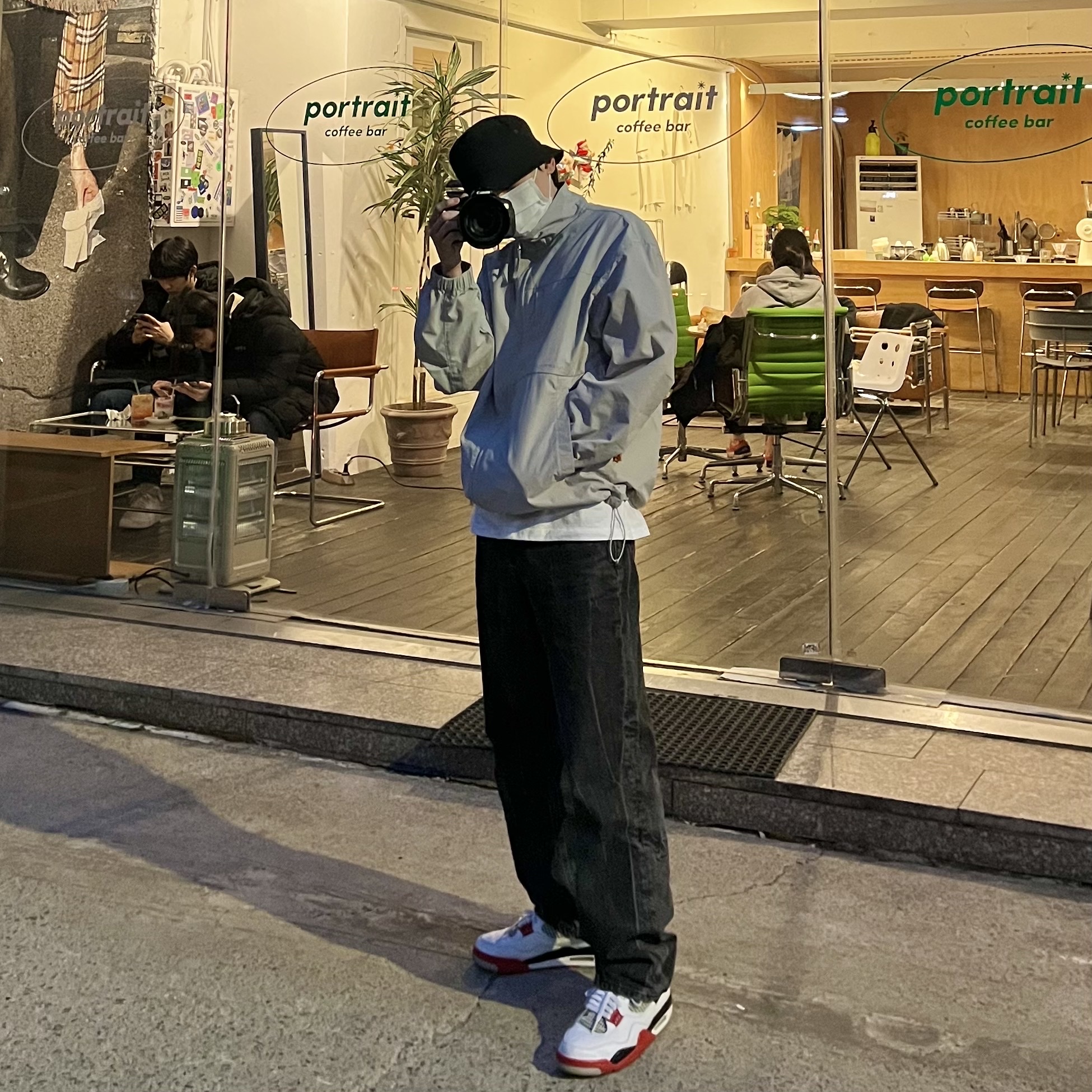 Jordan 4 Retro OG Fire Red 2020 착용 스타일 - 2