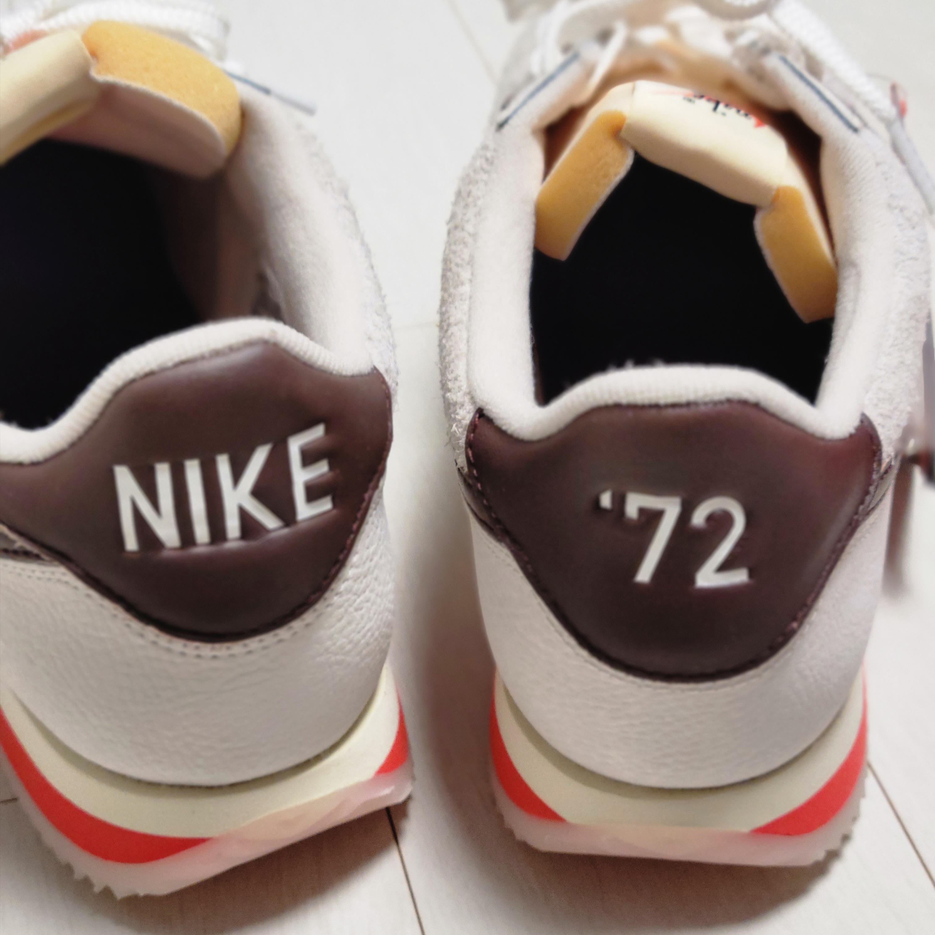 (W) Nike Cortez 23 Orewood Brown and Earth 착용 스타일 - 4