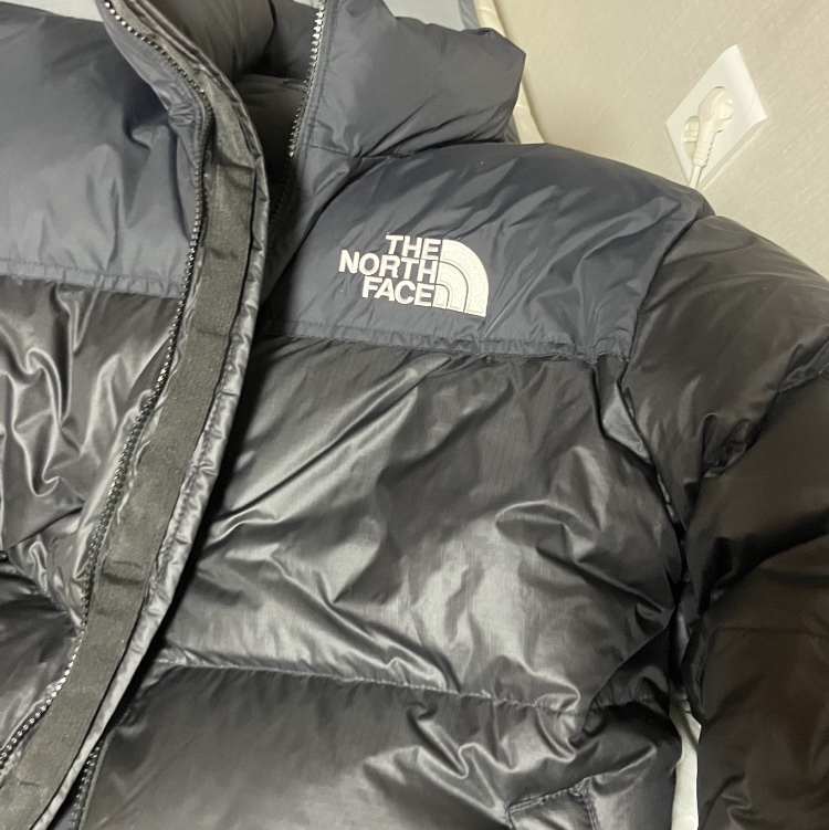 The North Face 1996 Eco Nuptse Jacket Black 착용 스타일