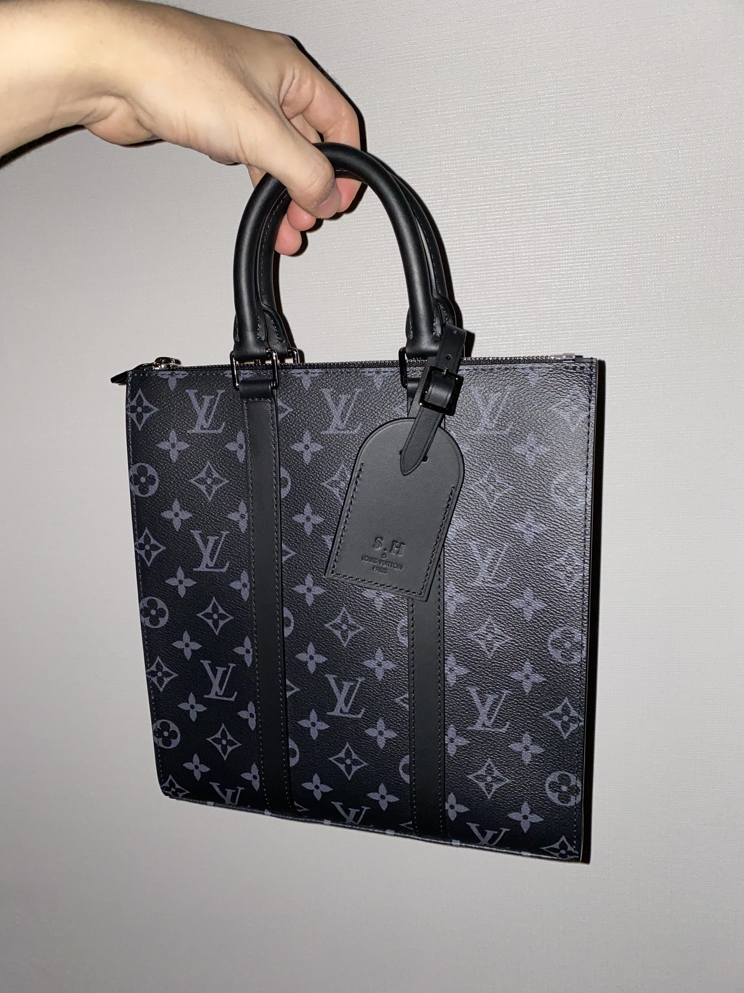 Louis Vuitton Sac Plat BB Monogram 착용 스타일