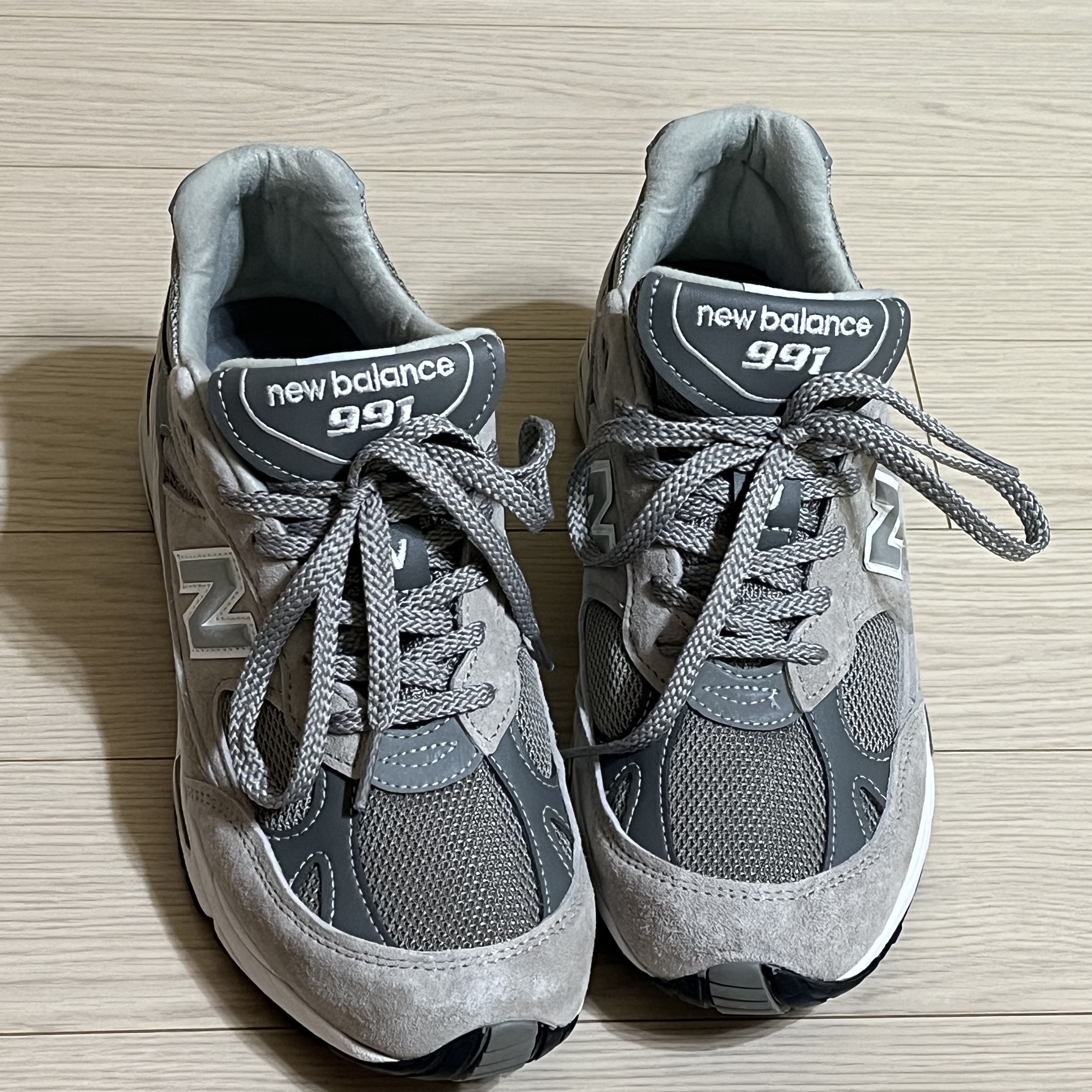 New Balance 991 Made in UK Grey 착용 스타일 - 1