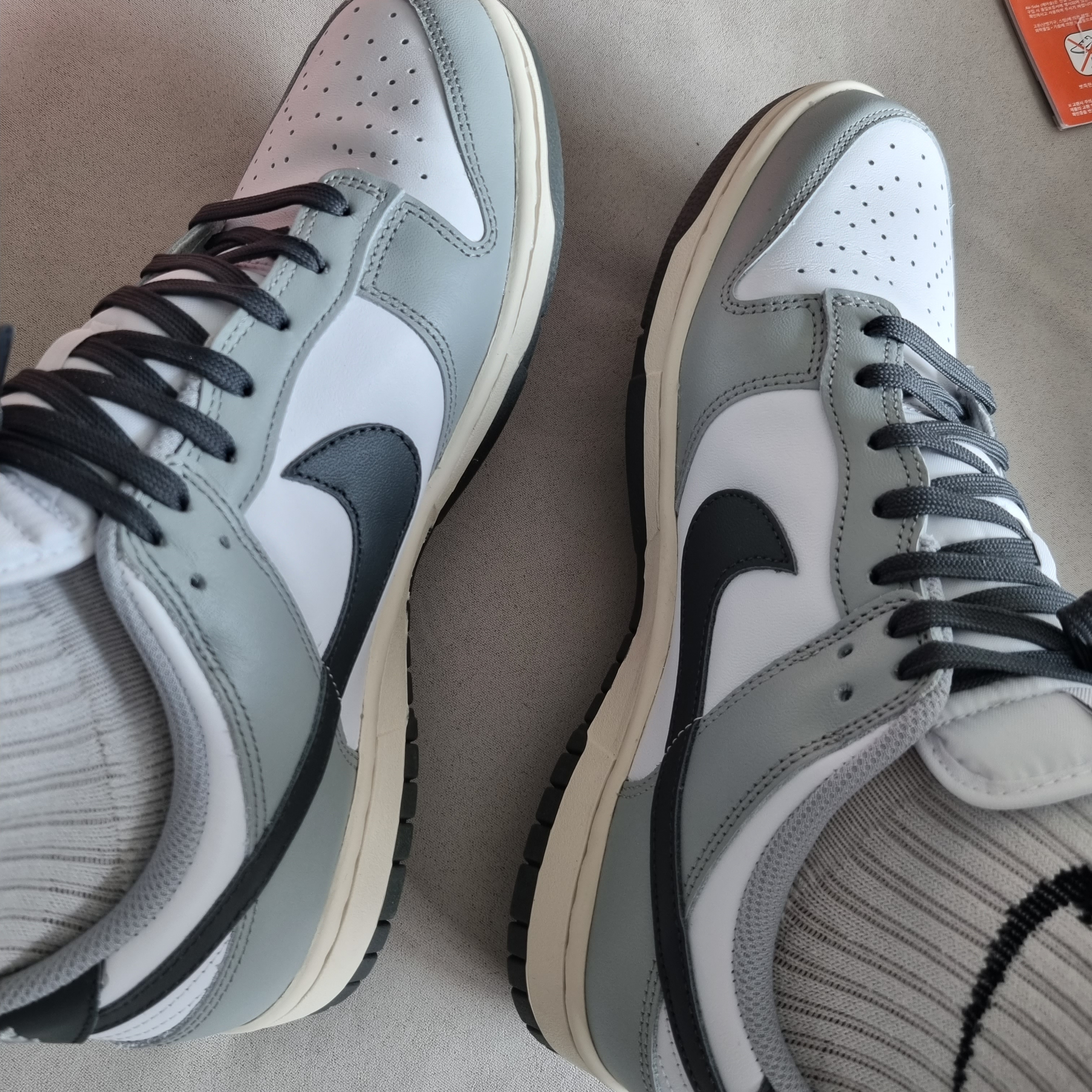 (W) Nike Dunk Low Light Smoke Grey 착용 스타일
