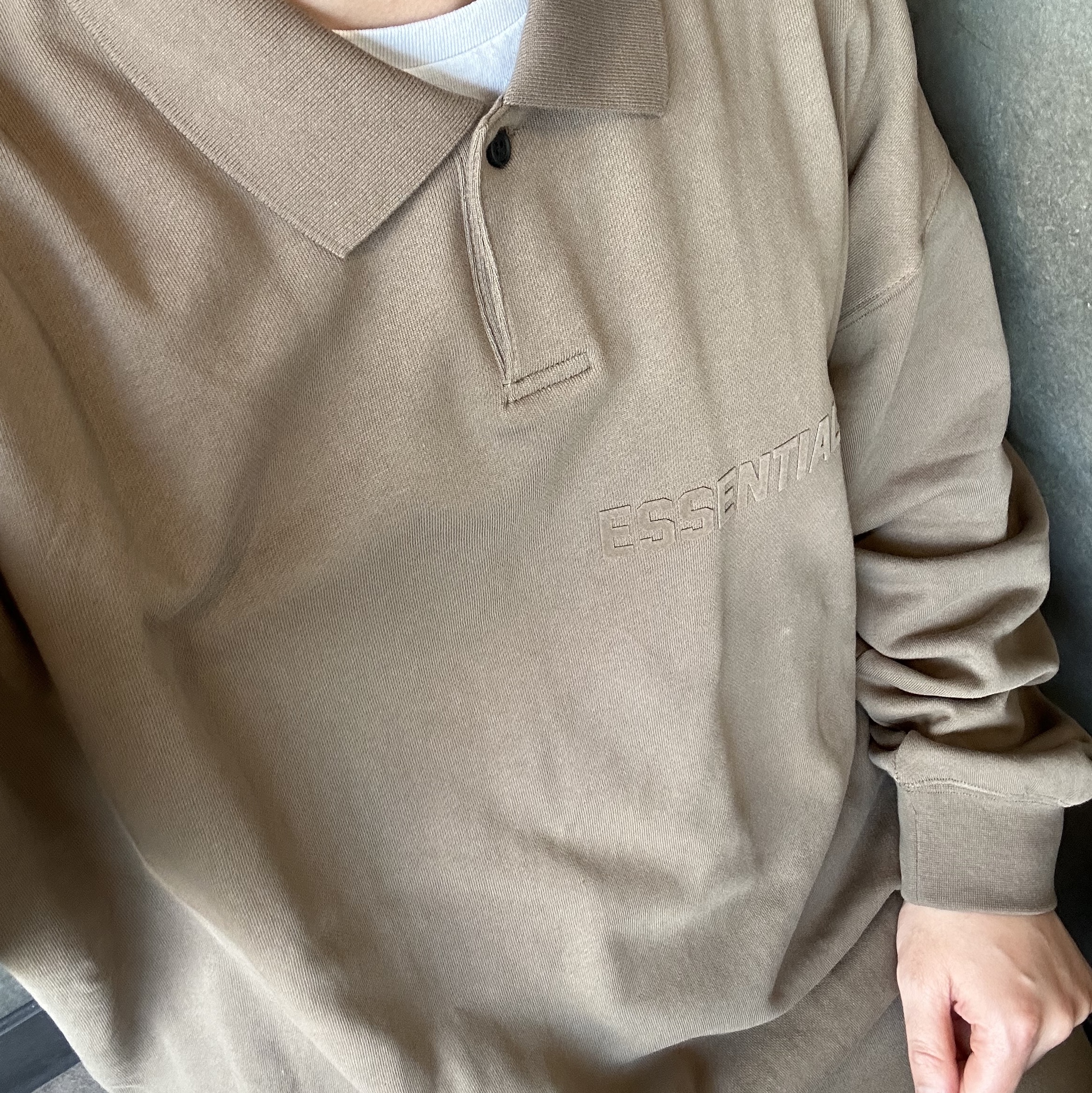 Essentials Long Sleeve Polo Wood - 22FW 착용 스타일