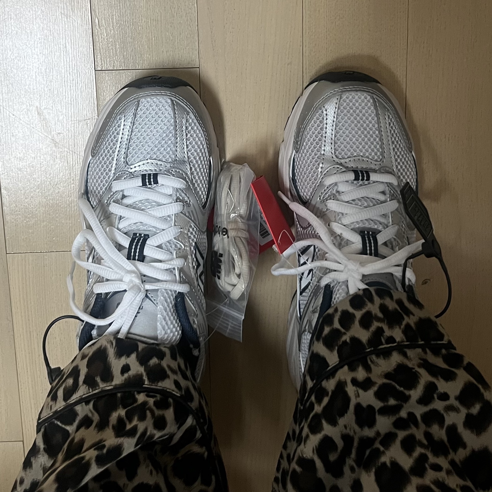 New Balance 530 Steel Grey 착용 스타일