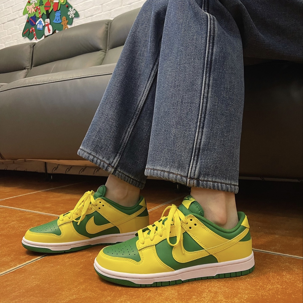 Nike Dunk Low Apple Green and Yellow Strike 착용 스타일 - 2