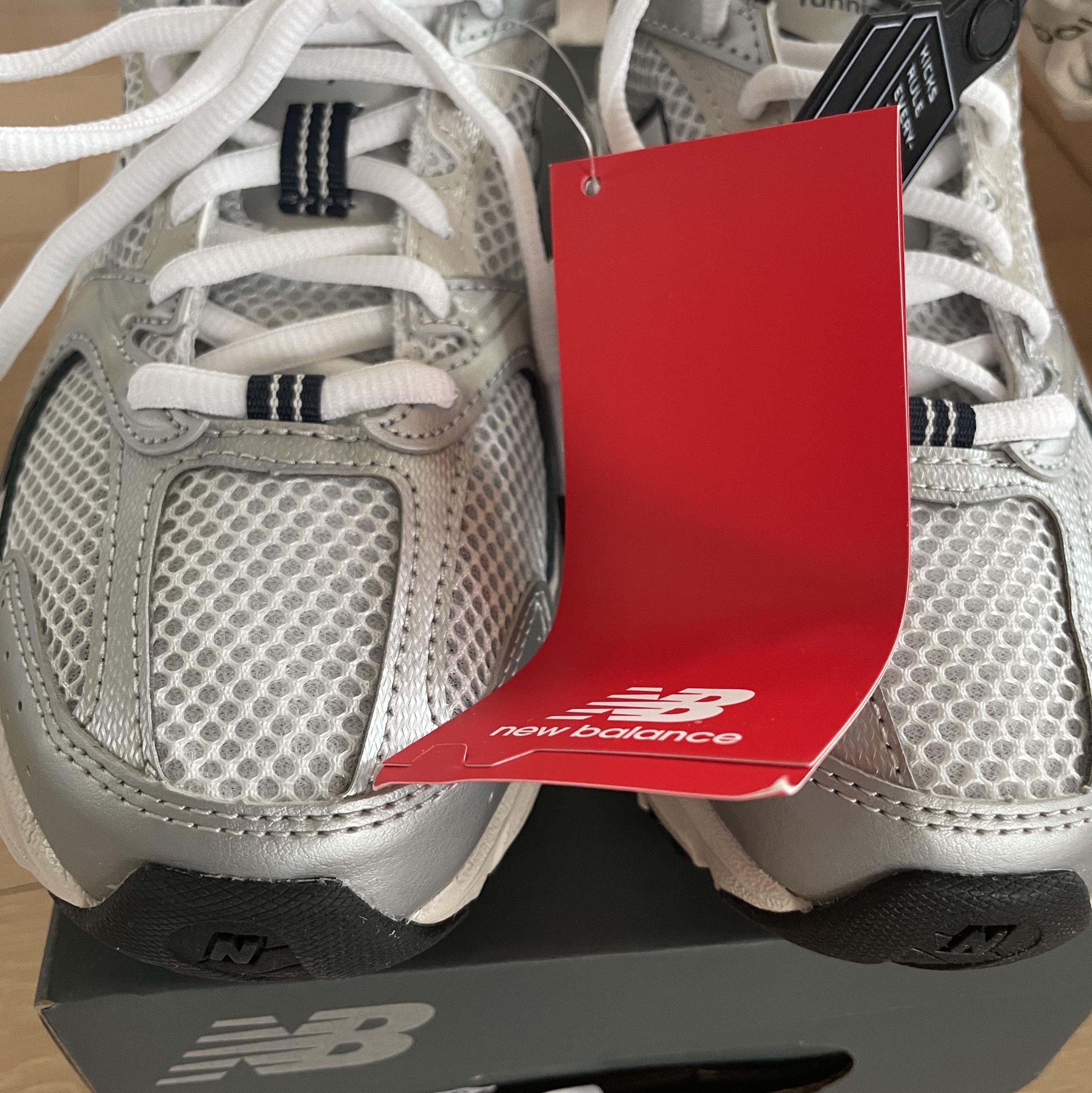 New Balance 530 Steel Grey 착용 스타일
