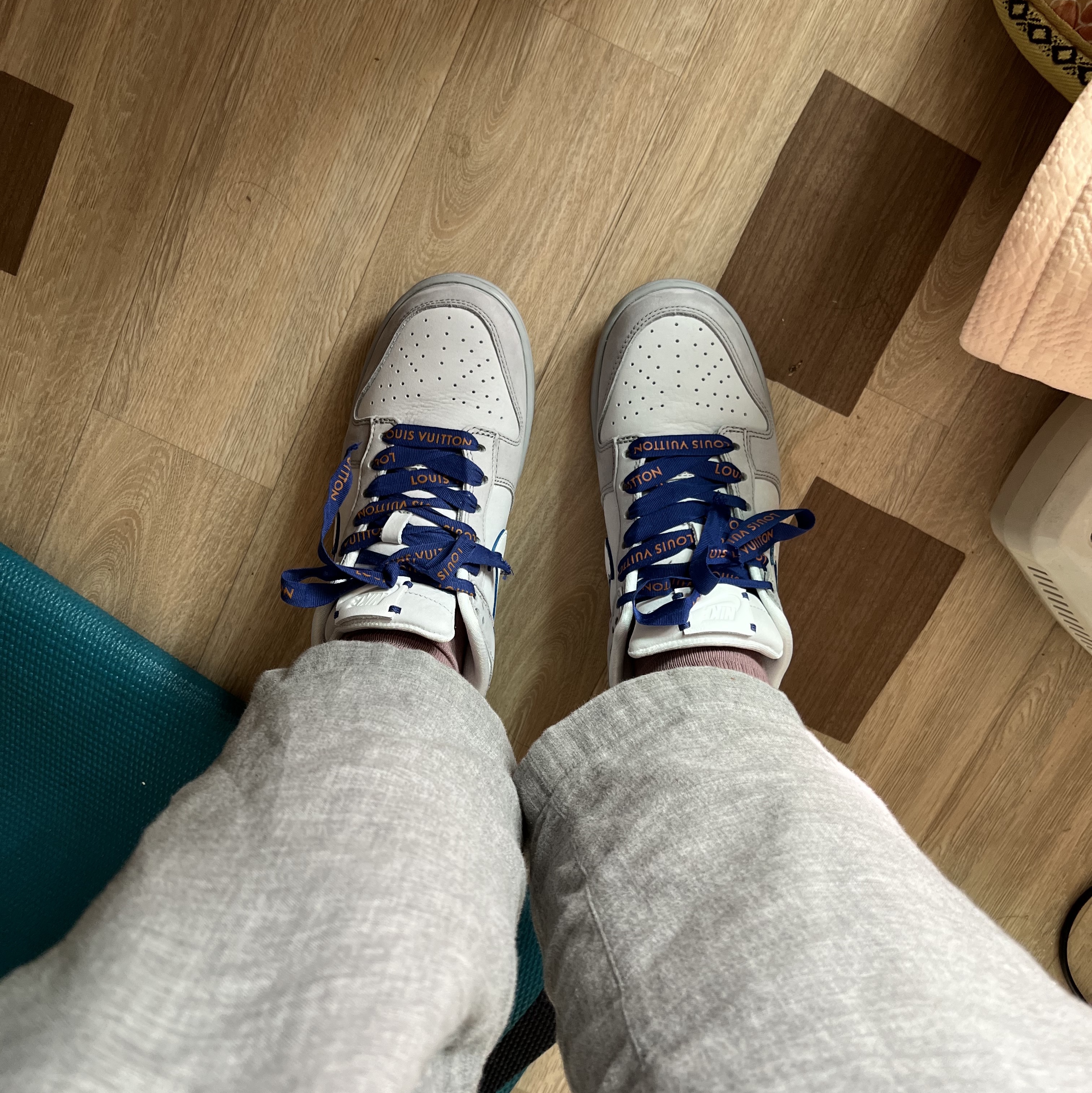 Nike Dunk Low Wolf Grey and Pure Platinum 착용 스타일 - 1