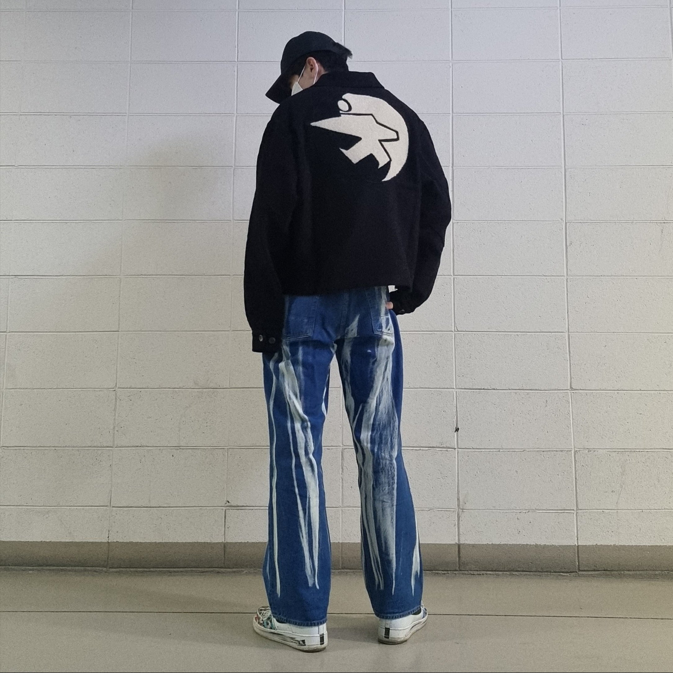 Stussy x Our Legacy Work Shop Blouson Jacket Washed Black Moleskin, Our Legacy Extended Third Cut Glass Bleach Denim 착용 스타일