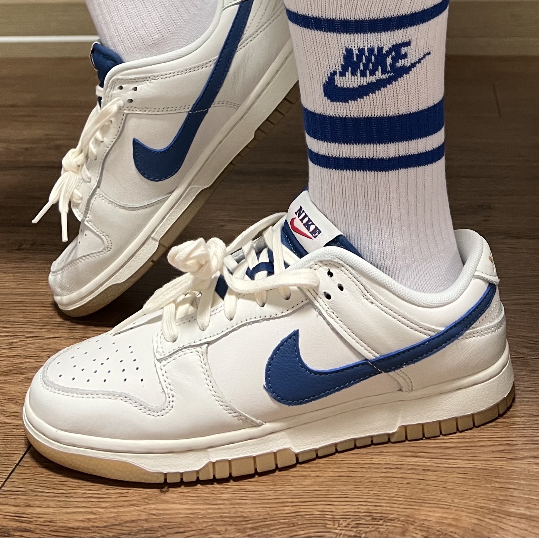 Nike Dunk Low SE Sail Dark Marina Blue 착용 스타일