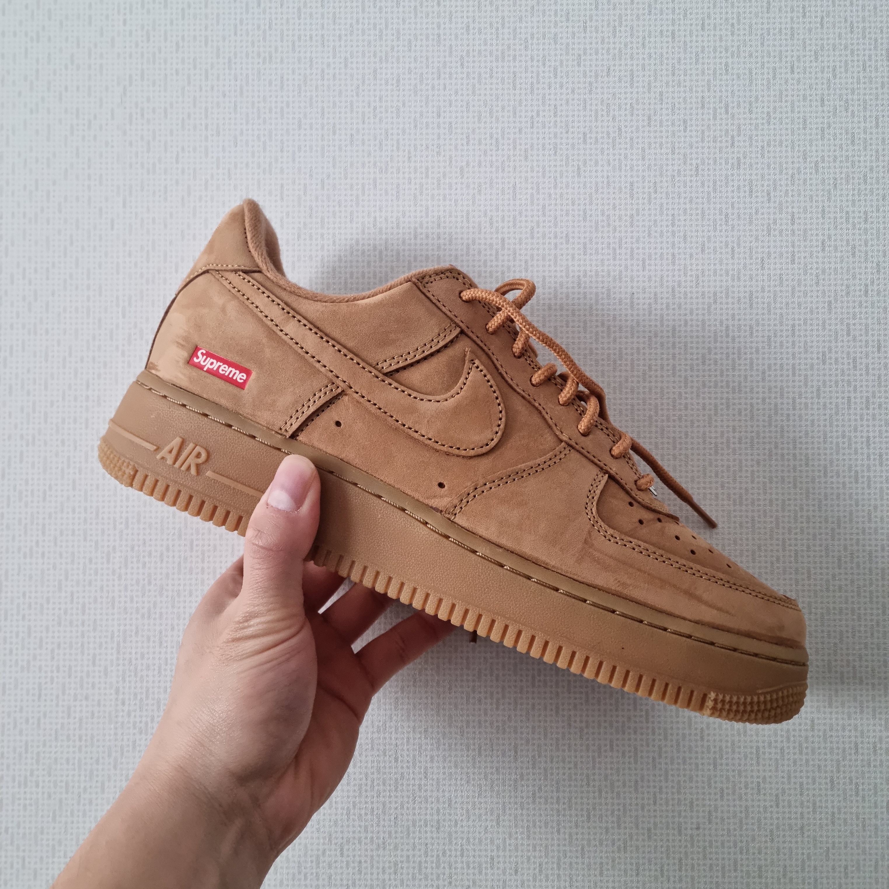 Nike x Supreme Air Force 1 Low Flax 착용 스타일
