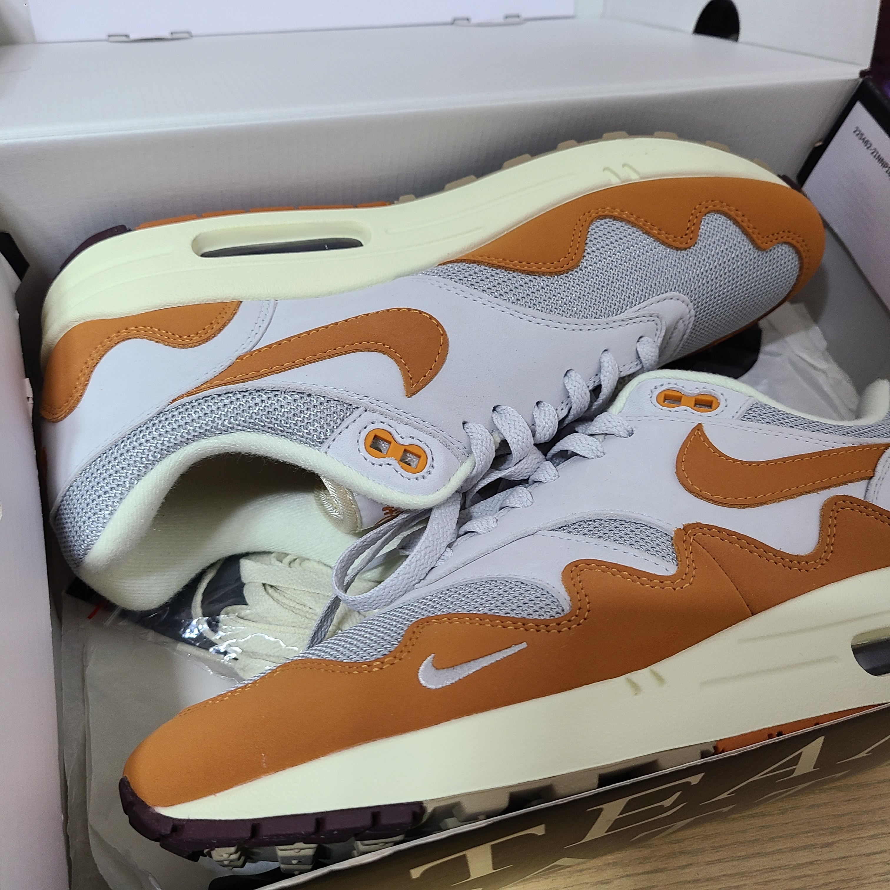 Nike x Patta Air Max 1 Monarch 착용 스타일 - 2