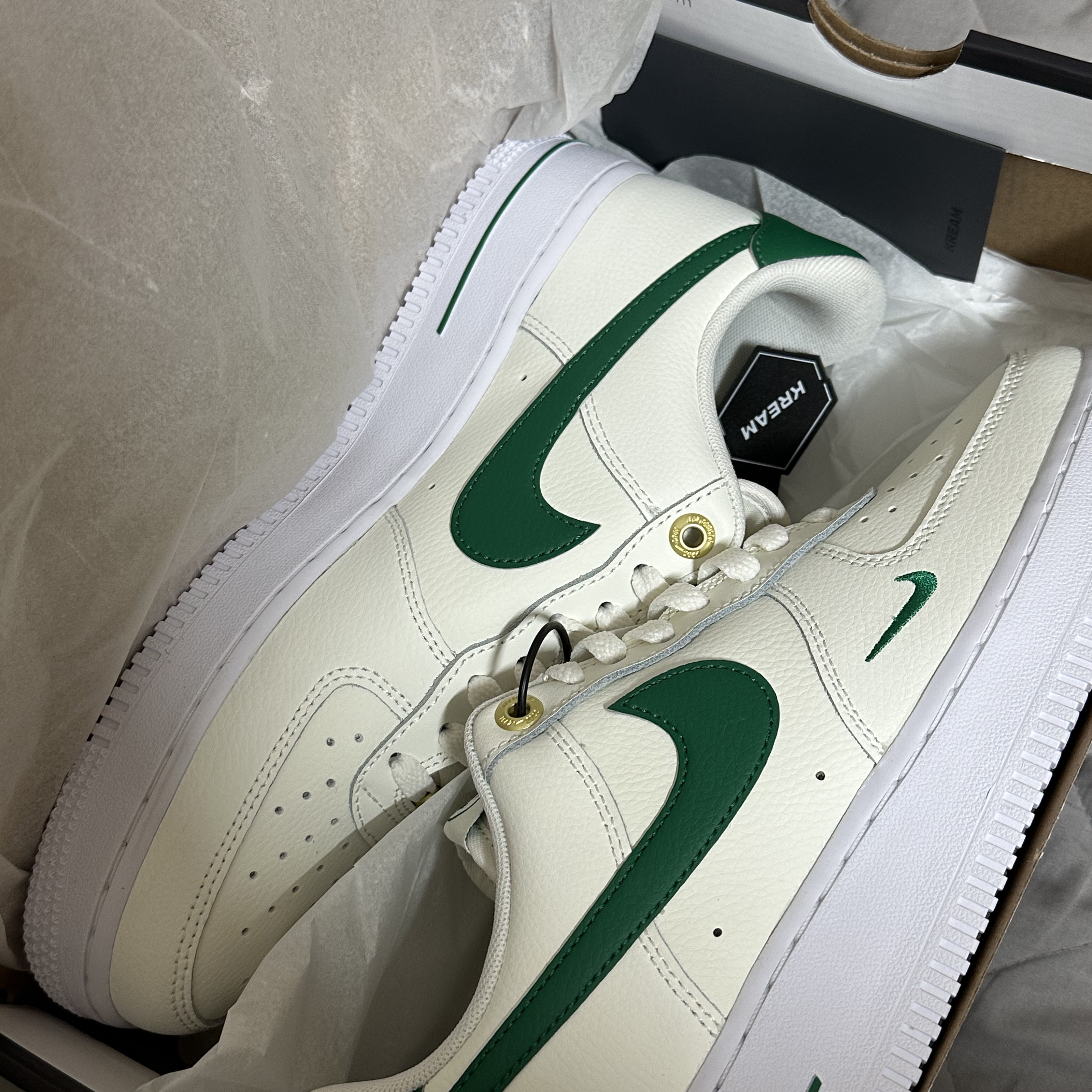 Nike Air Force 1 '07 LV8 40th Anniversary Join Forces Sail Malachite 착용 스타일 - 2