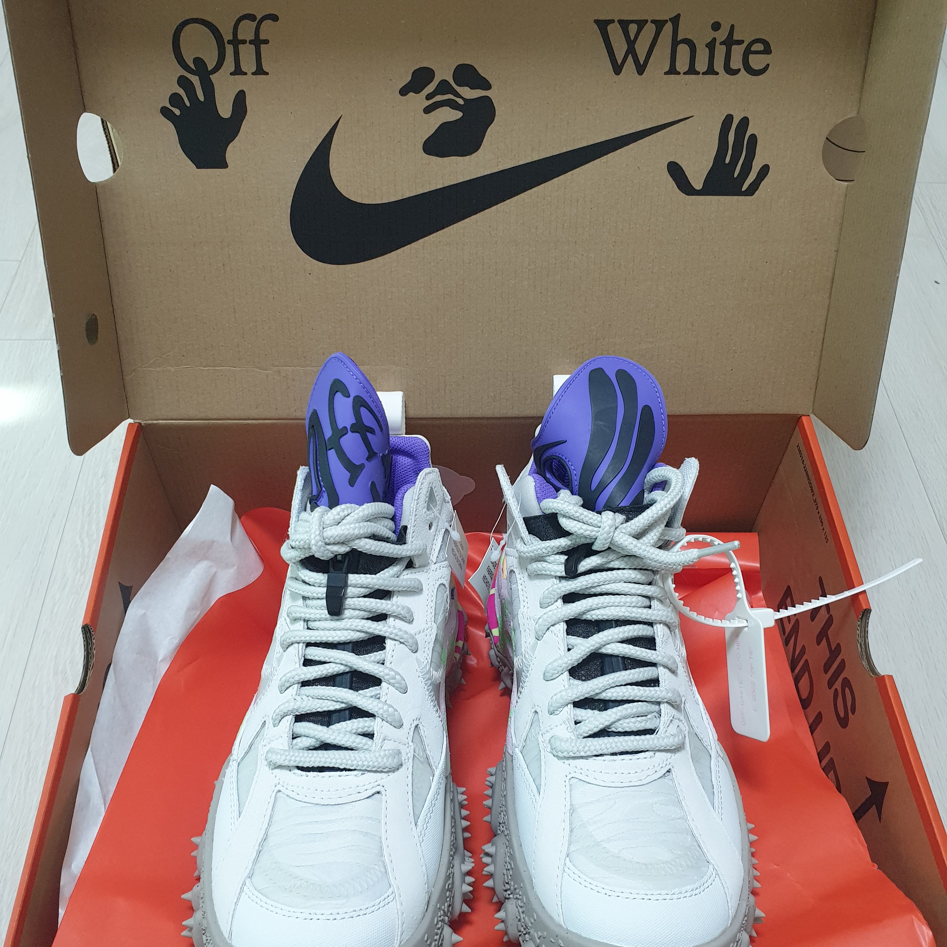 Nike x Off-White Terra Forma Summit White and Psychic Purple 착용 스타일 - 2