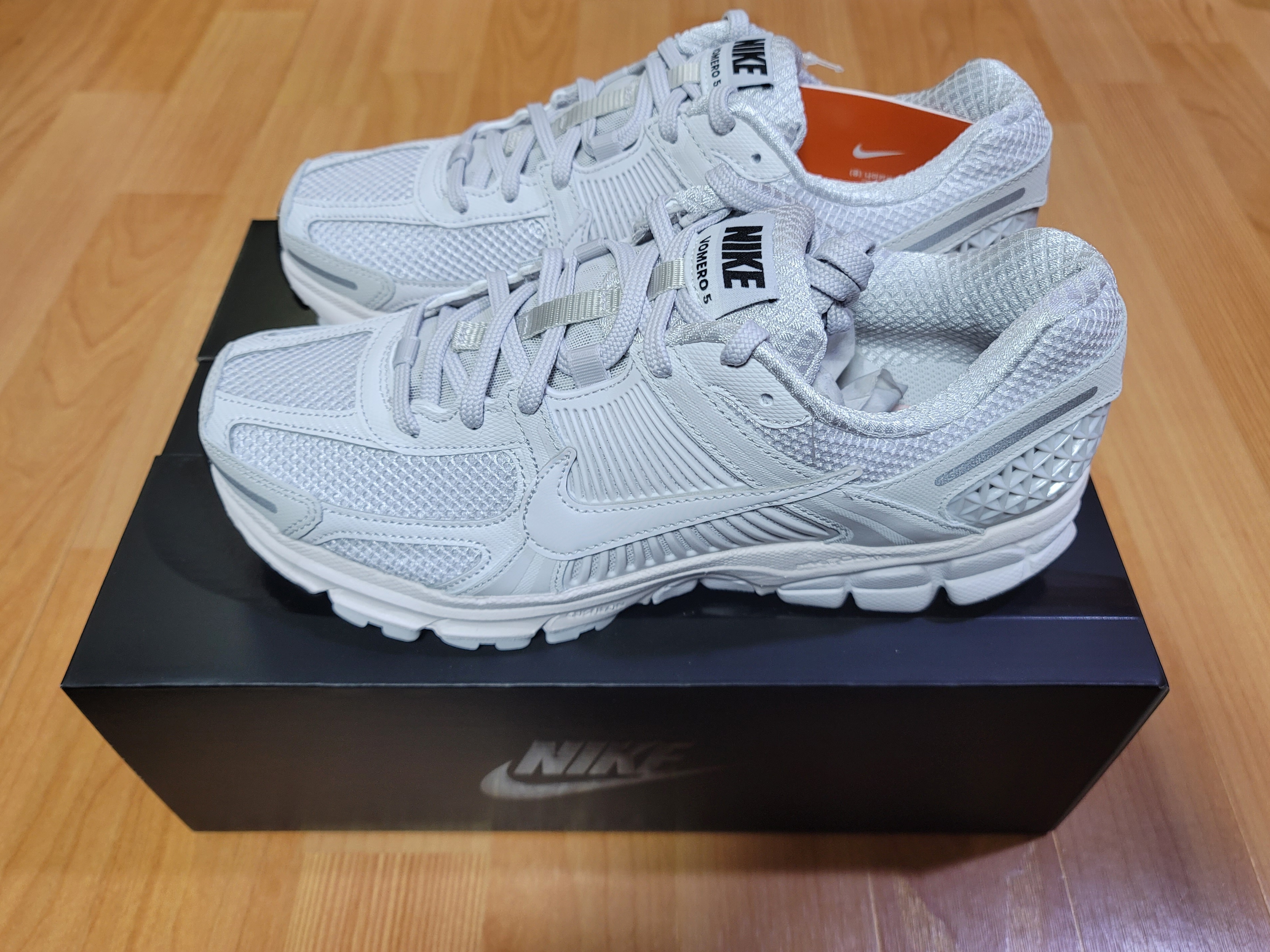 Nike Zoom Vomero 5 SP Vast Grey 2023 착용 스타일 - 2