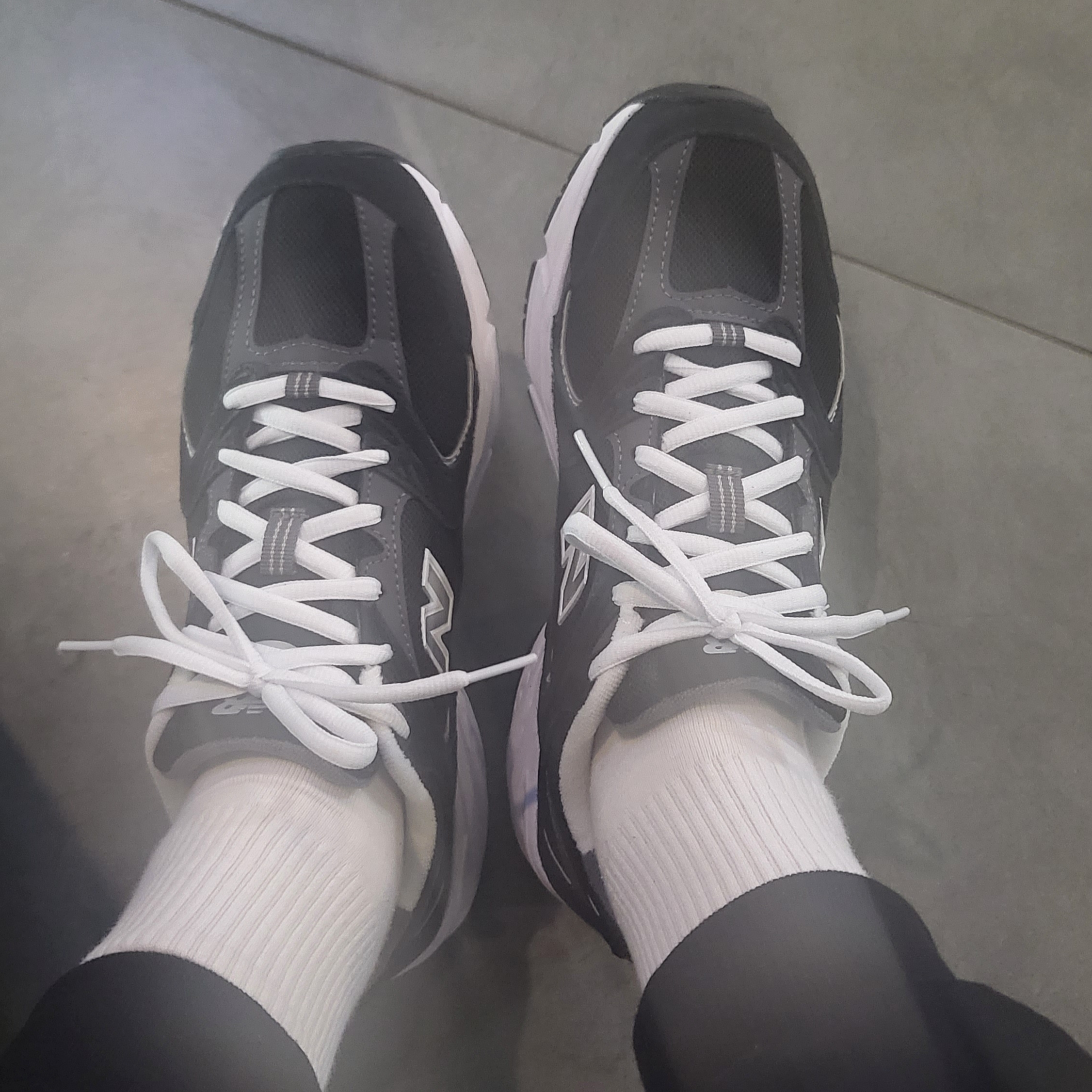 New Balance 530 Classic Black 착용 스타일