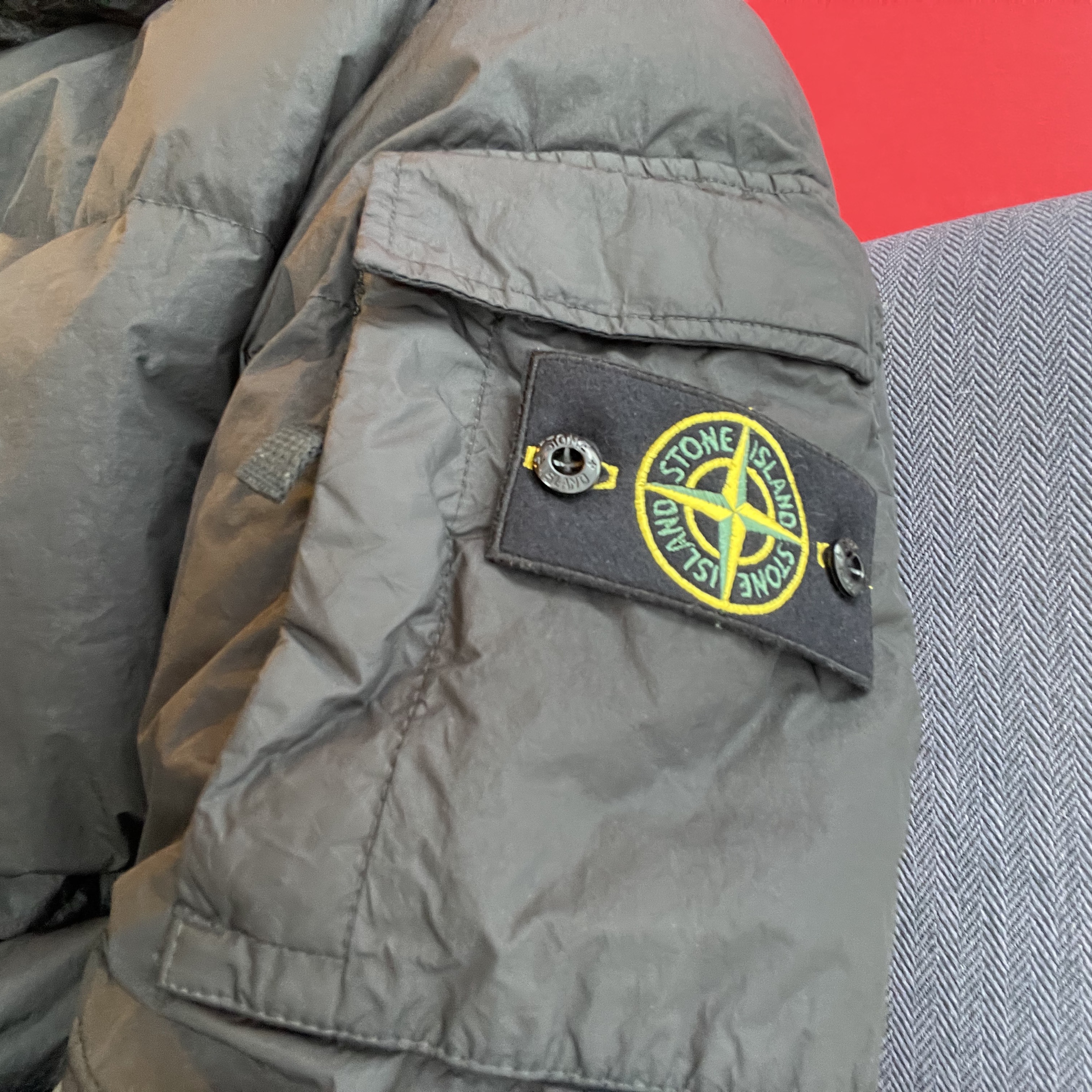 Stone Island 40223 Garment Dyed Crinkle Reps Down Jacket Black - 22FW 착용 스타일
