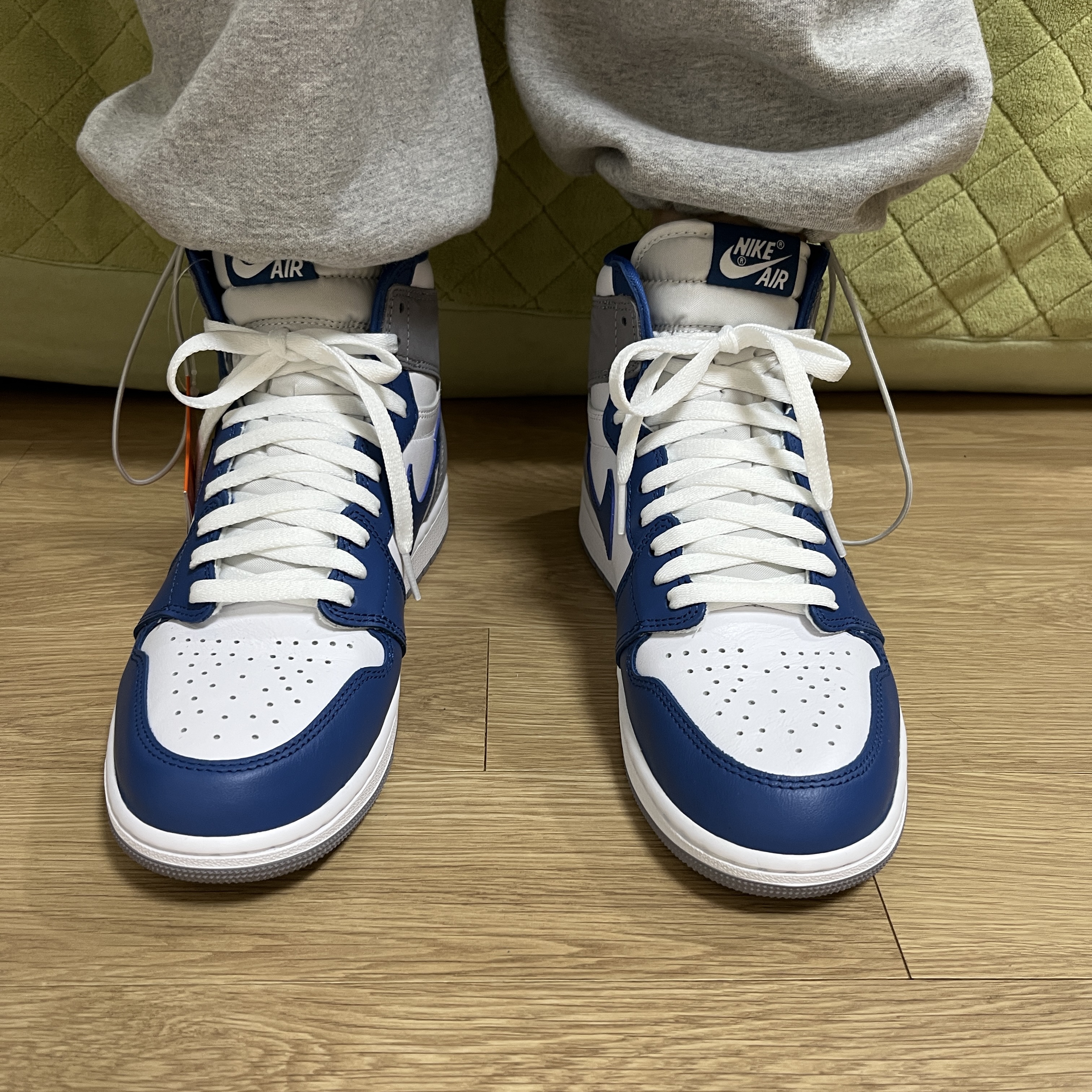 Jordan 1 Retro High OG True Blue 착용 스타일 - 2