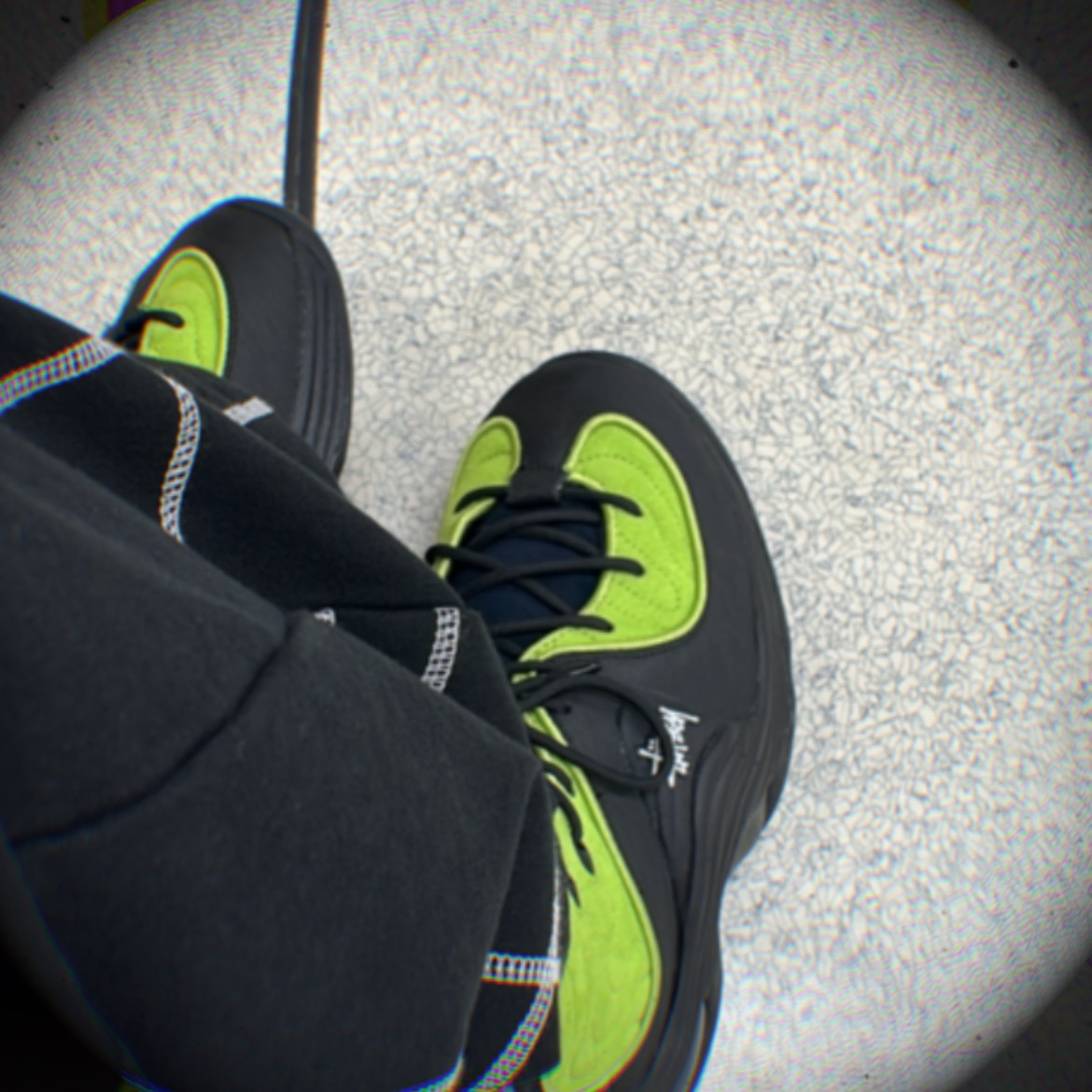 Nike x Stussy Air Penny II Vivid Green and Black 착용 스타일 - 2