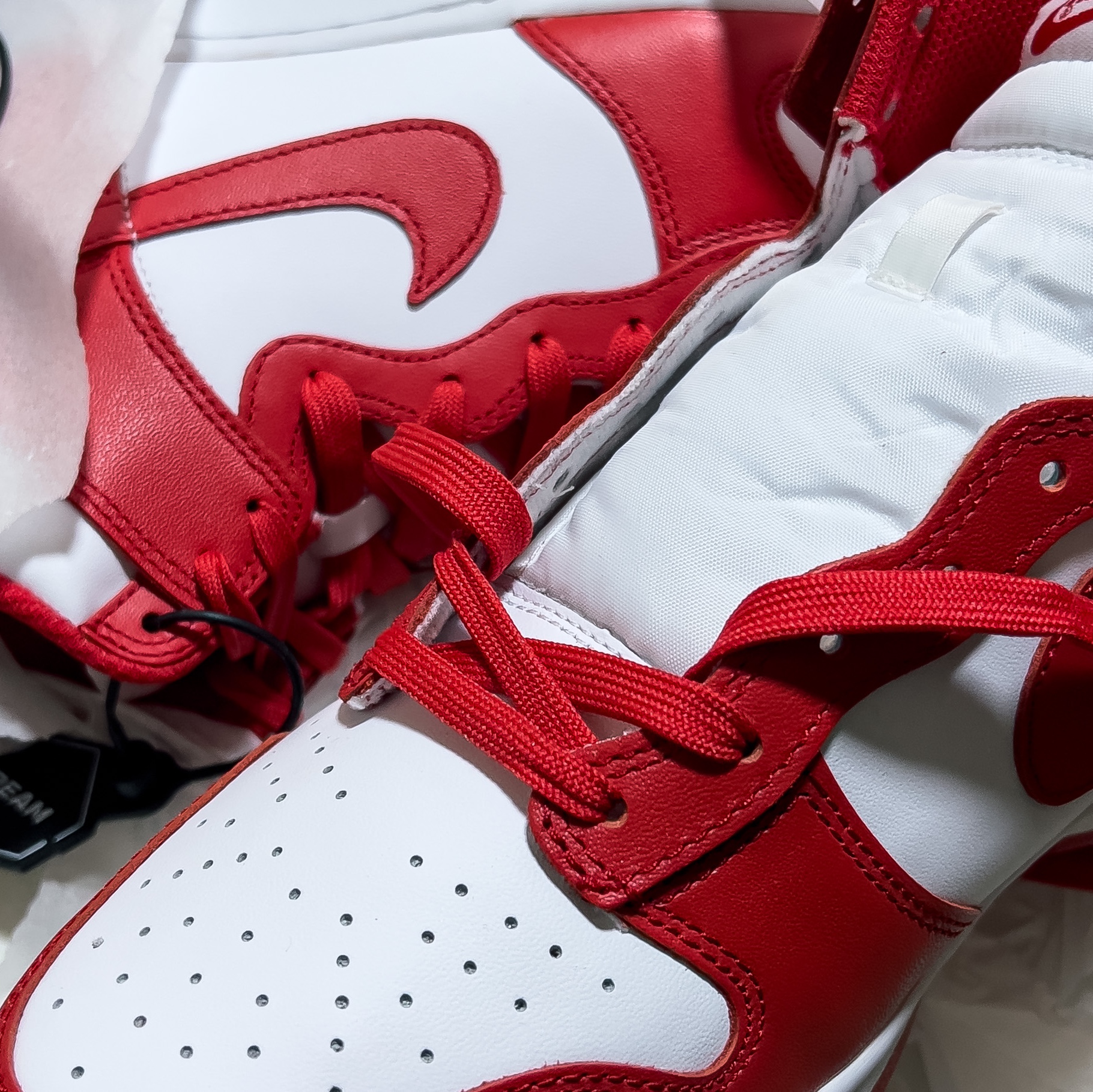 Nike Dunk High Retro Championship White and Red 착용 스타일