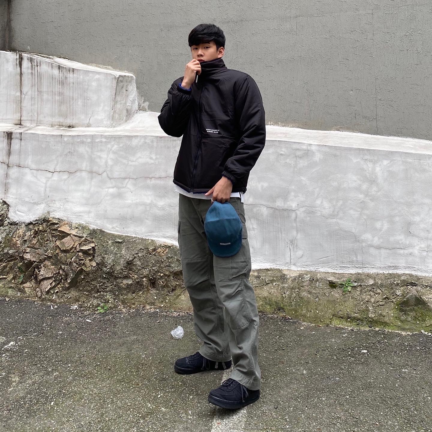 Nike x Stussy Air Force 1 Low Triple Black 착용 스타일 - 1