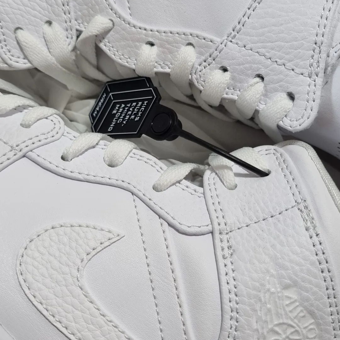 Jordan 1 Mid Triple White 착용 스타일