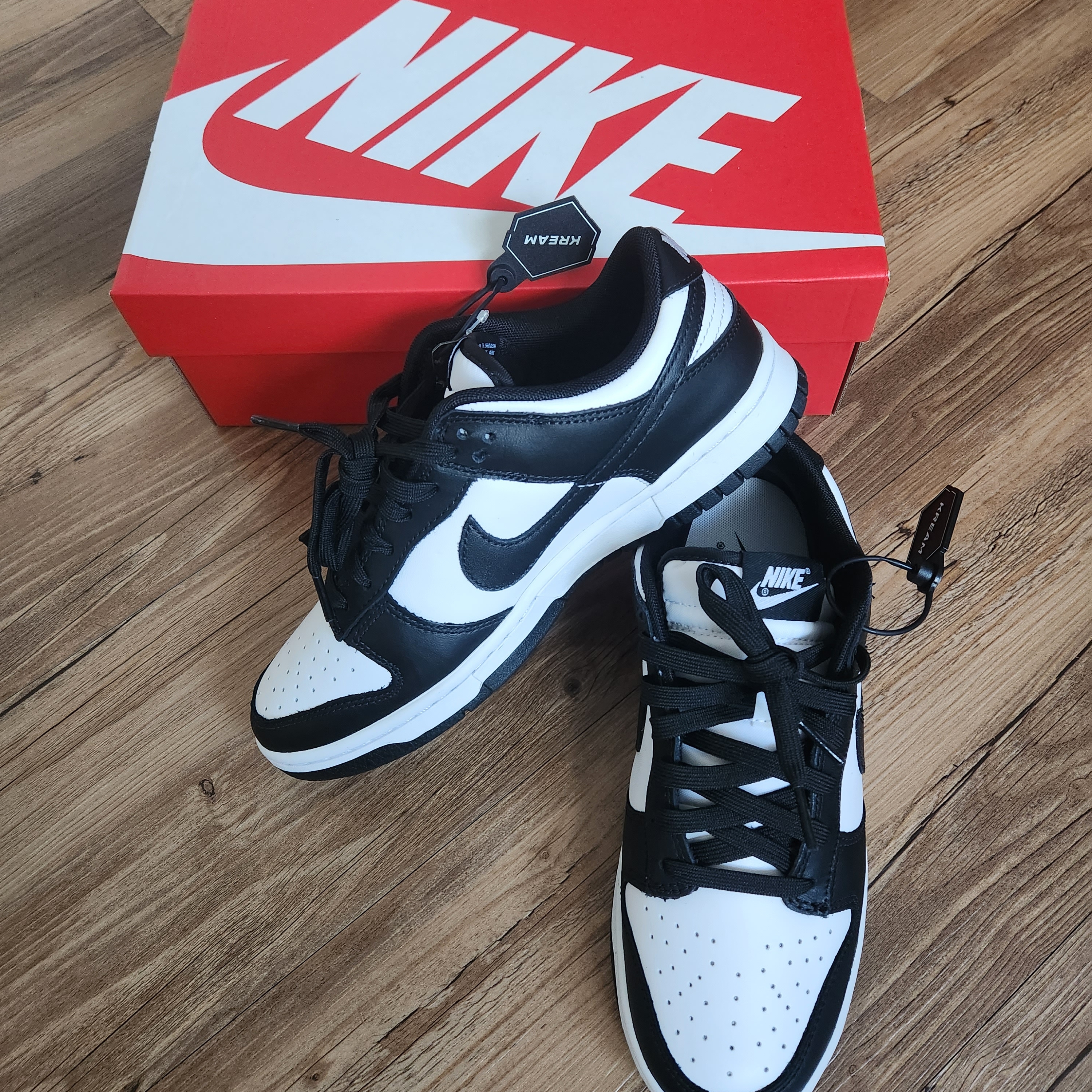 Nike Dunk Low Retro Black 착용 스타일 - 2