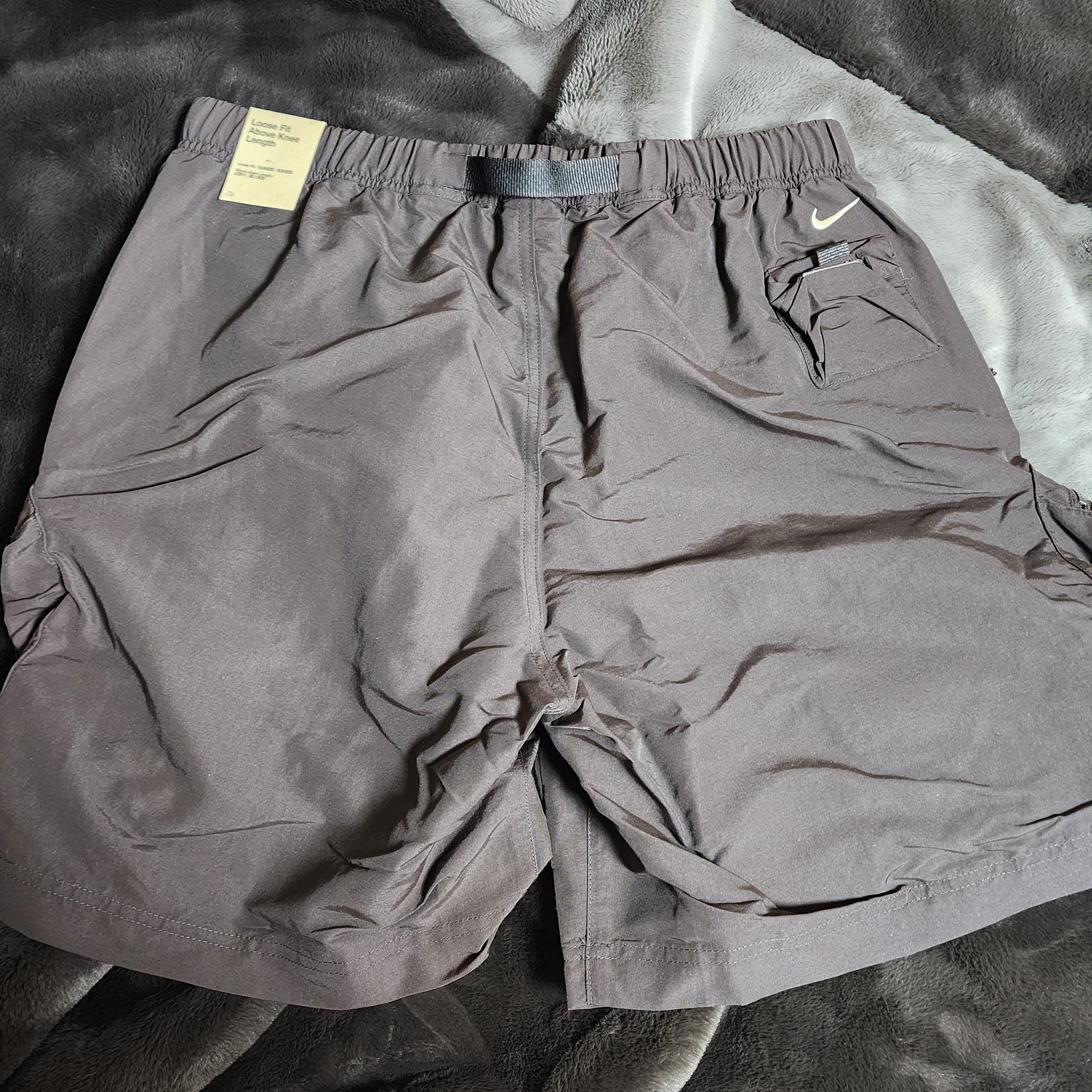 Nike ACG Snowgrass Cargo Shorts Velvet Brown - Asia 착용 스타일 - 2
