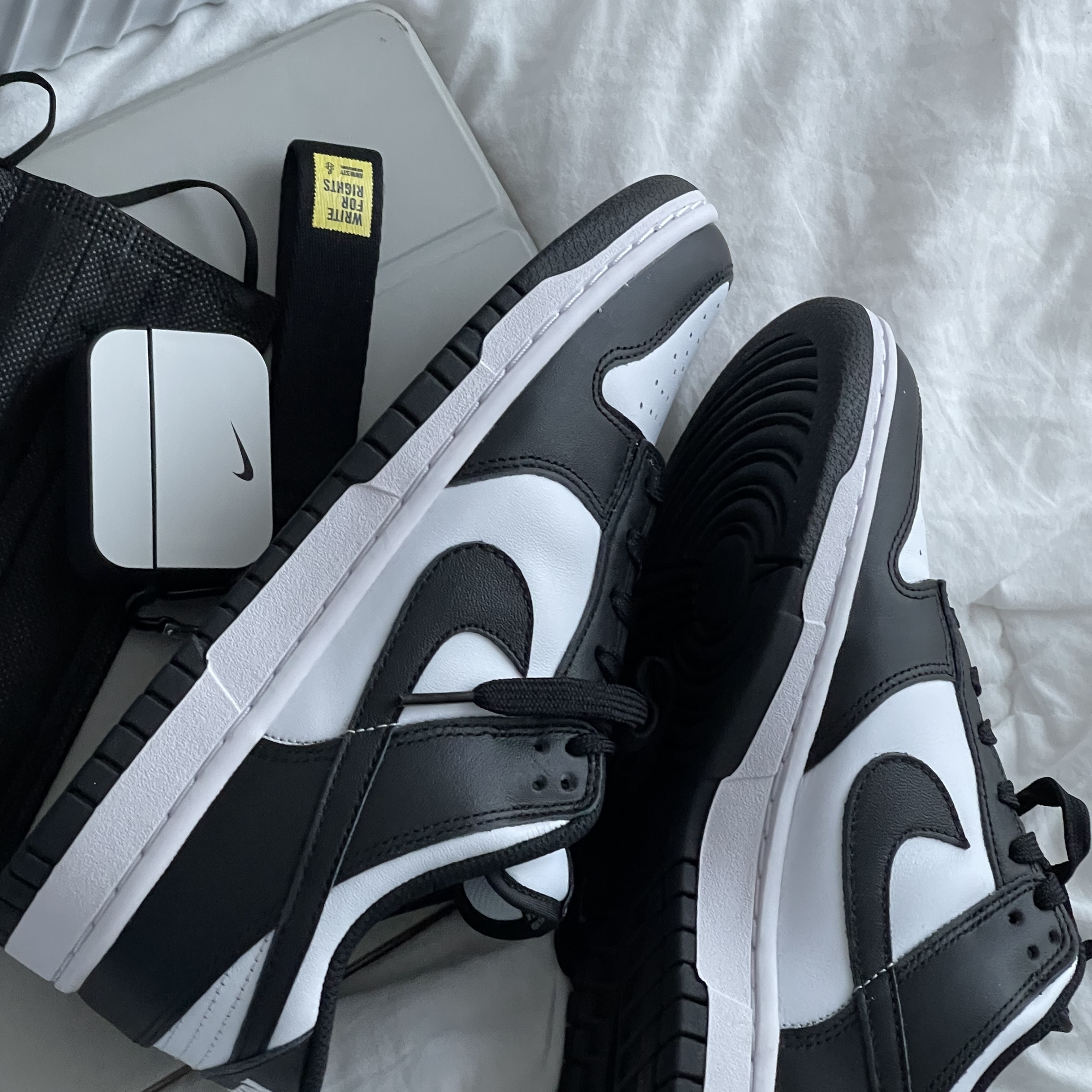 (W) Nike Dunk Low Black 착용 스타일 - 1