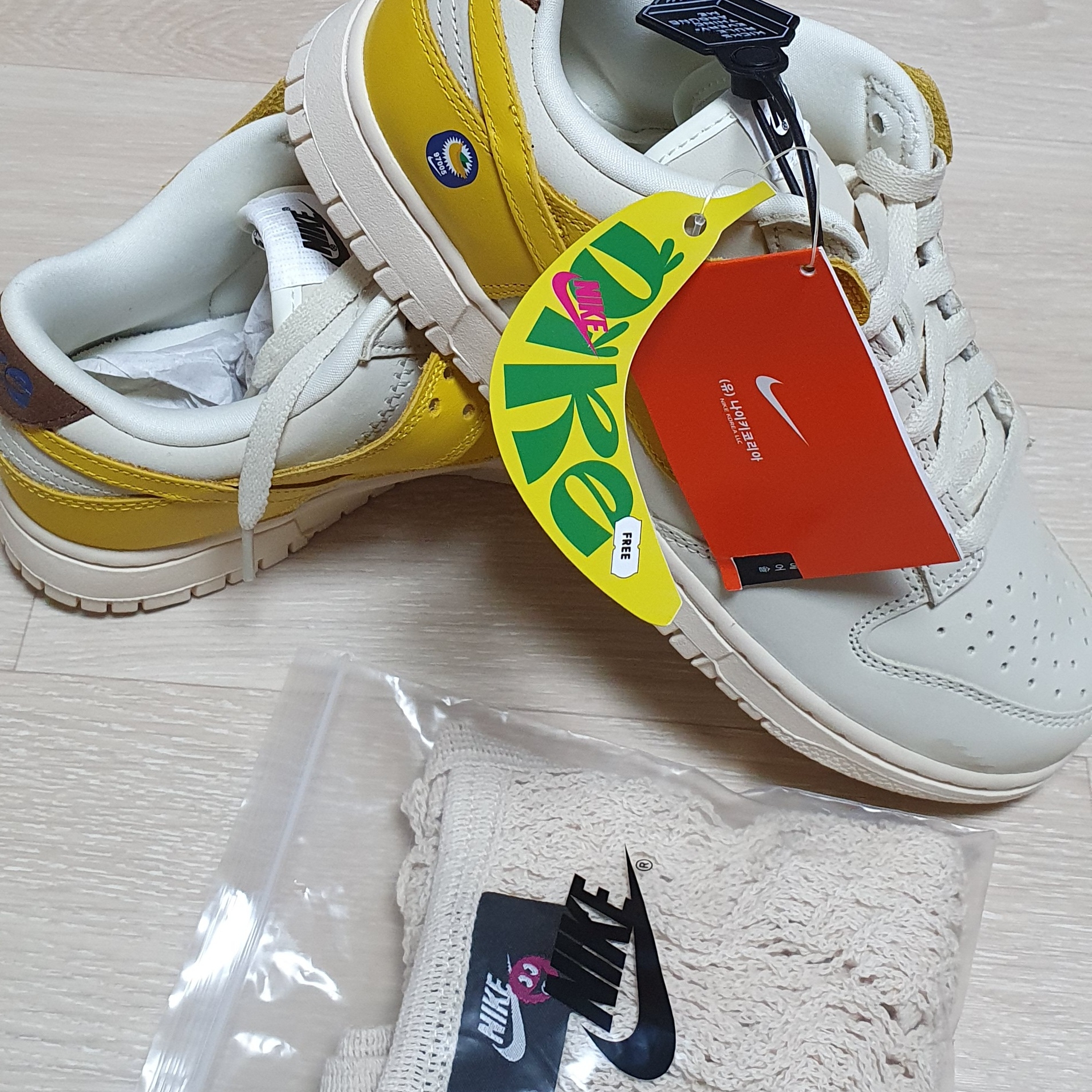 (W) Nike Dunk Low LX Banana 착용 스타일 - 1