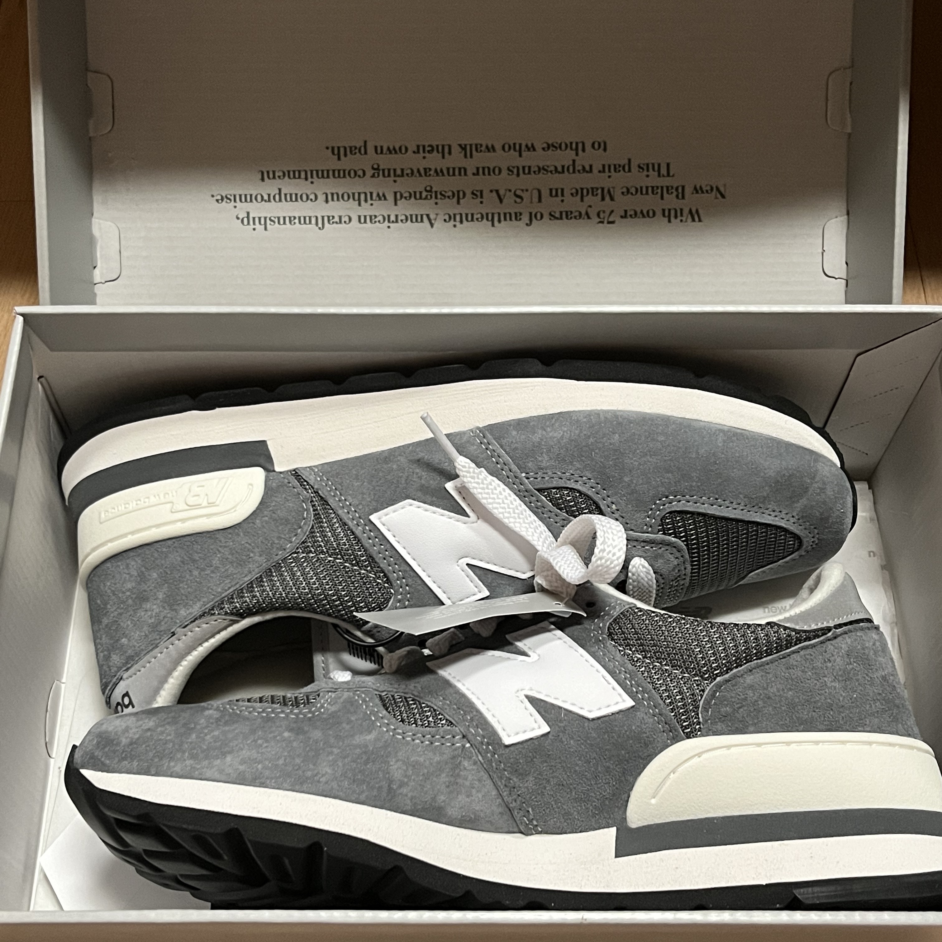 New Balance 990v1 Made in USA Grey White 착용 스타일