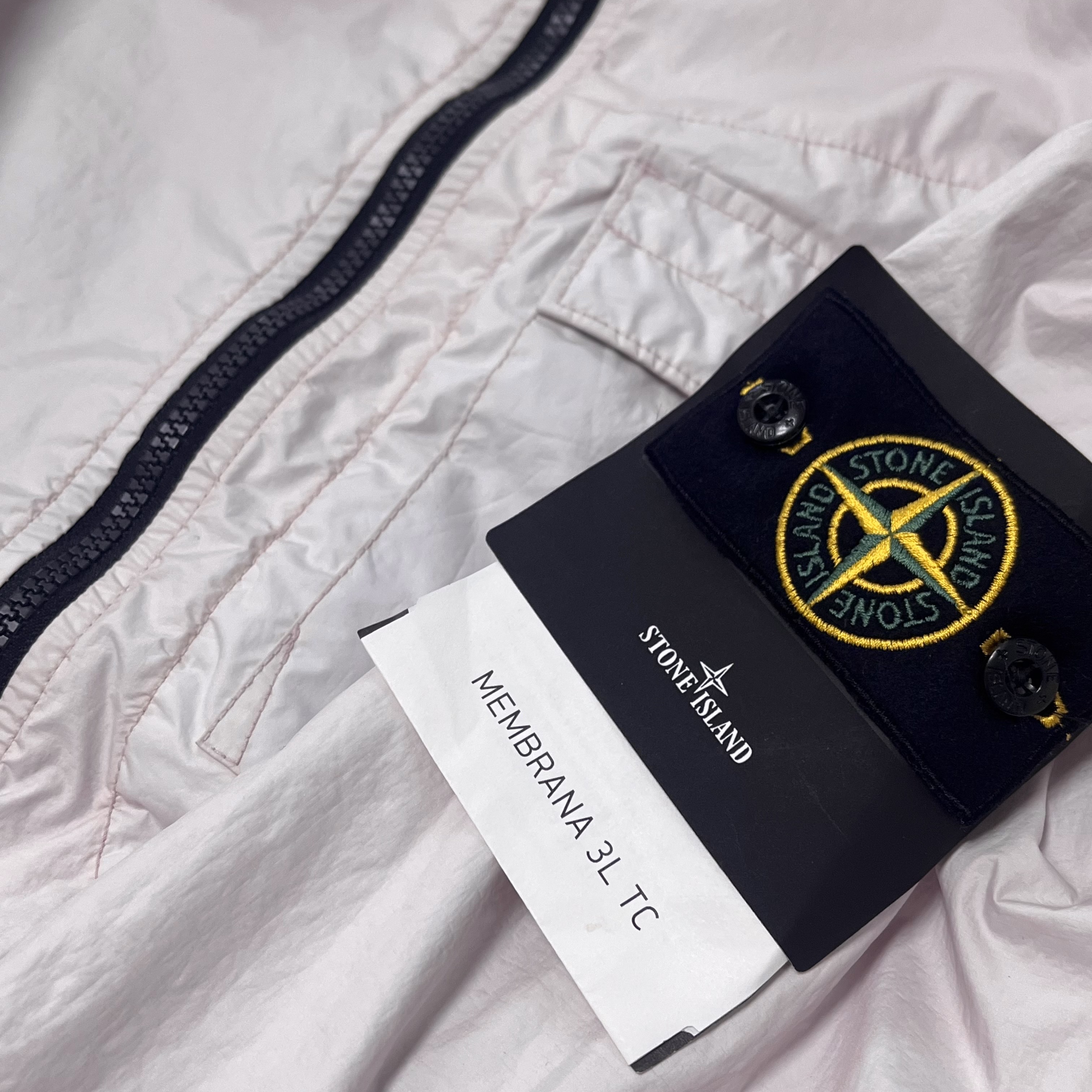 Stone Island 40223 Membrana 3L TC Garment Dyed Hooded Jacket Rose - 22SS 착용 스타일