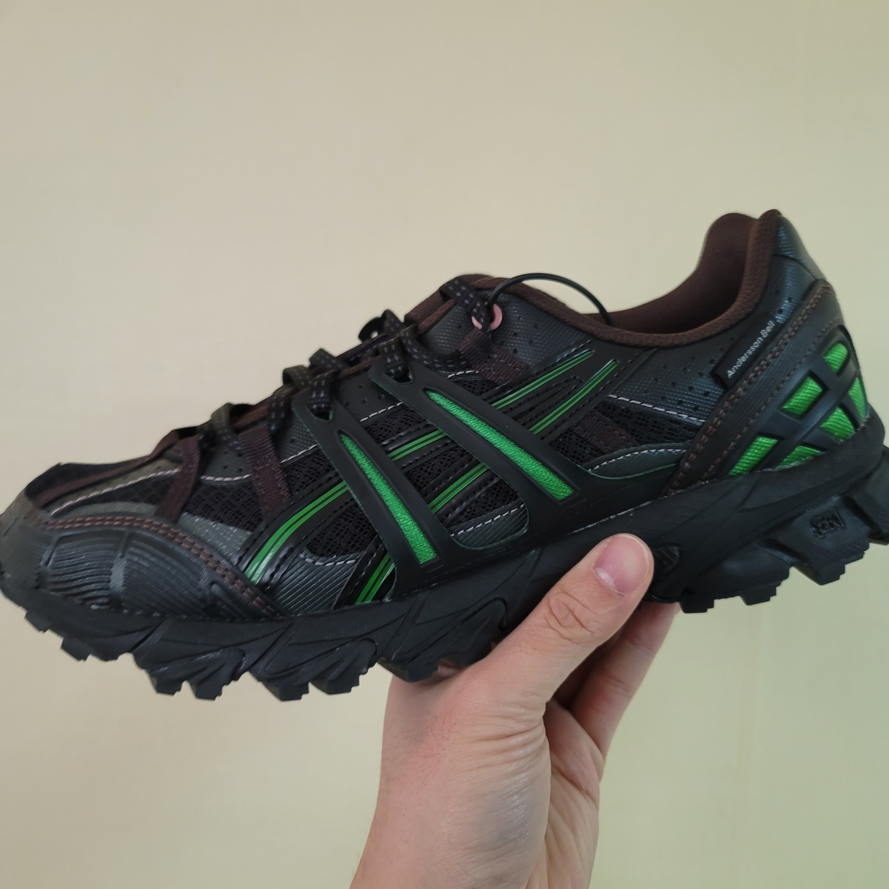 Asics x Andersson Bell Gel-Sonoma 15-50 Black Green 착용 스타일 - 2