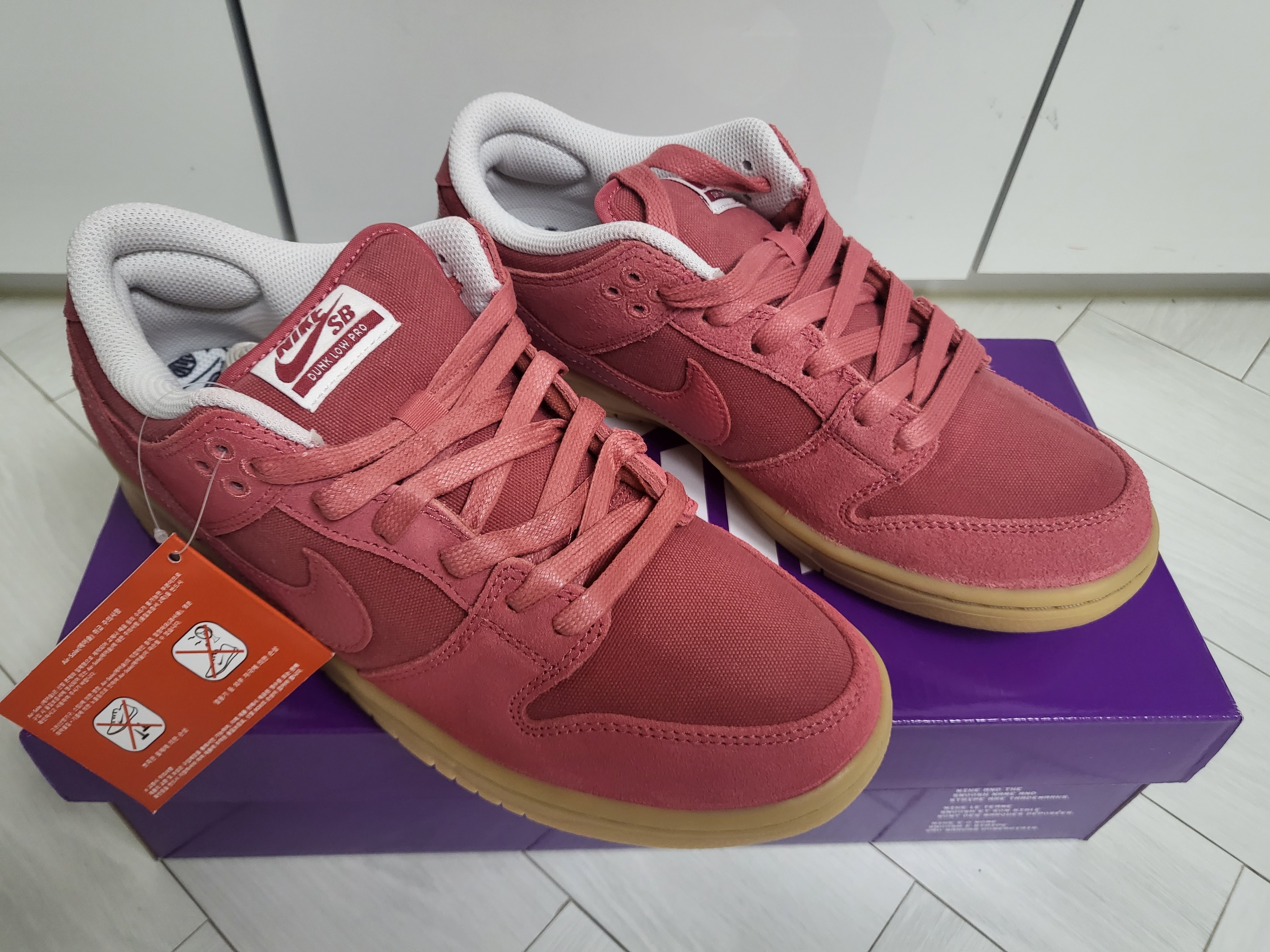 Nike SB Dunk Low Adobe 착용 스타일 - 2