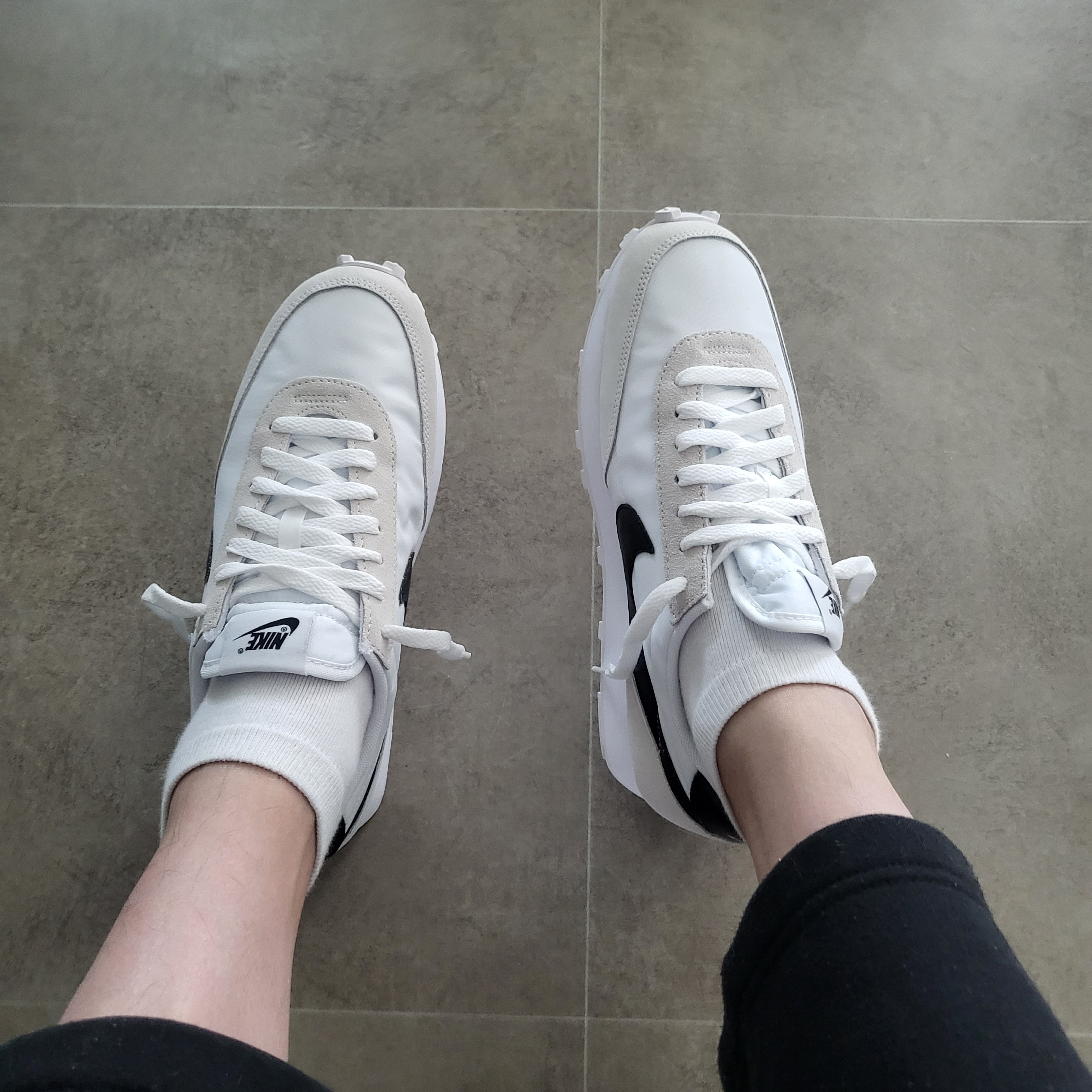 (W) Nike Daybreak Summit White Black 착용 스타일