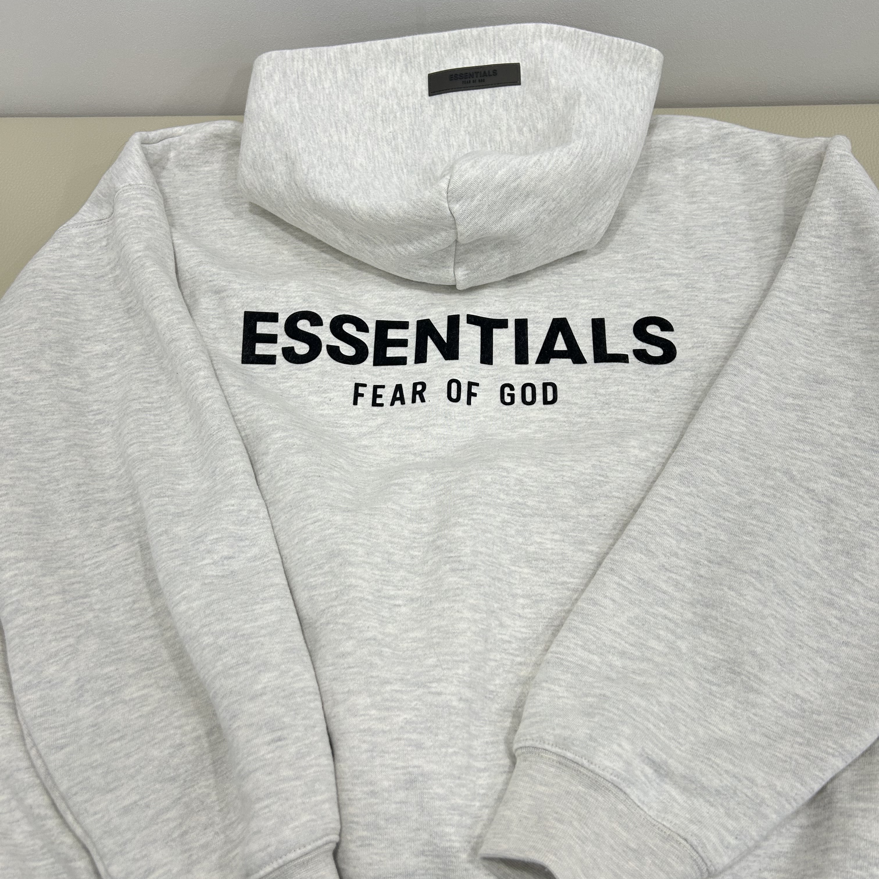 Essentials The Core Collection Hoodie Light Oatmeal 착용 스타일 - 2