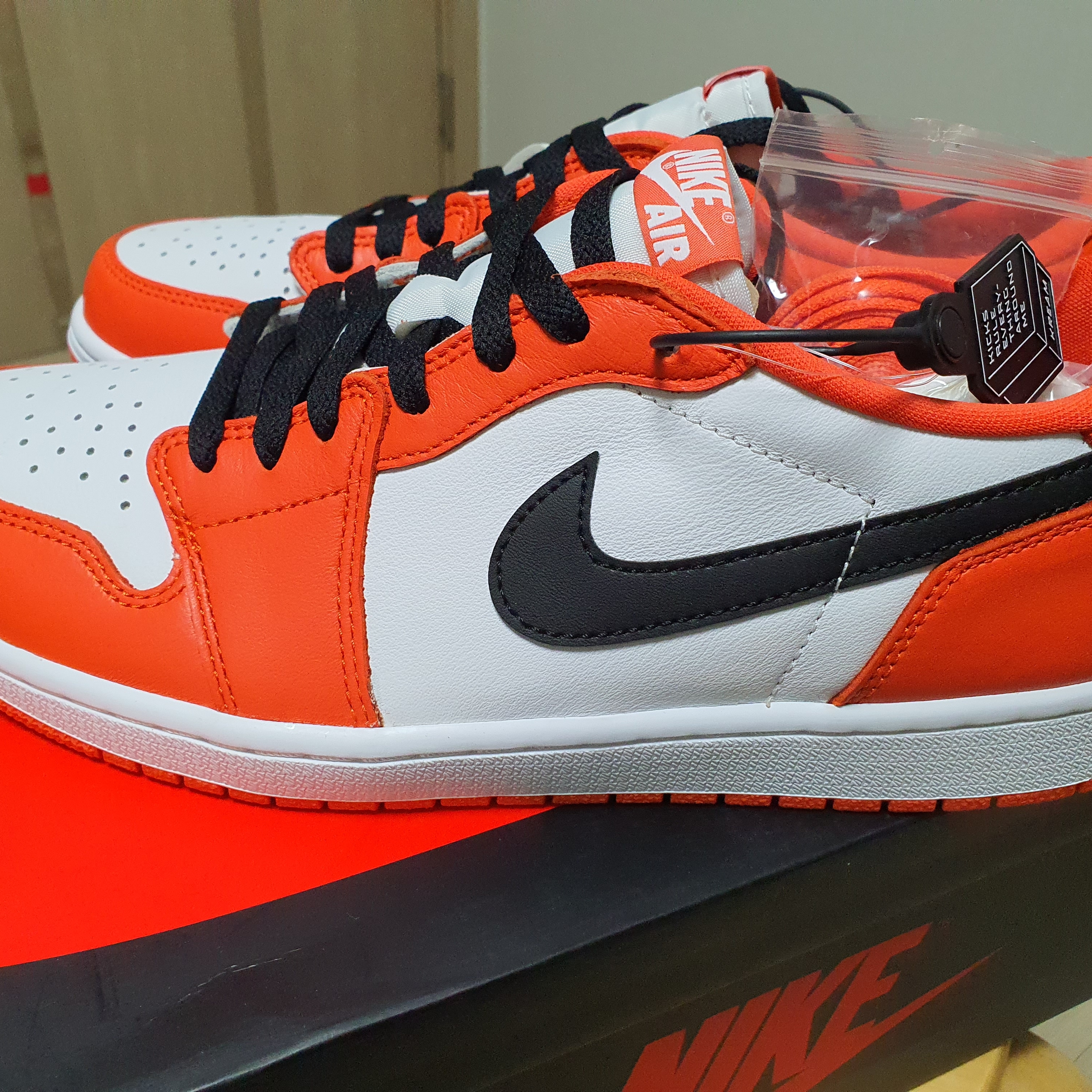 Jordan 1 Low OG Starfish 착용 스타일