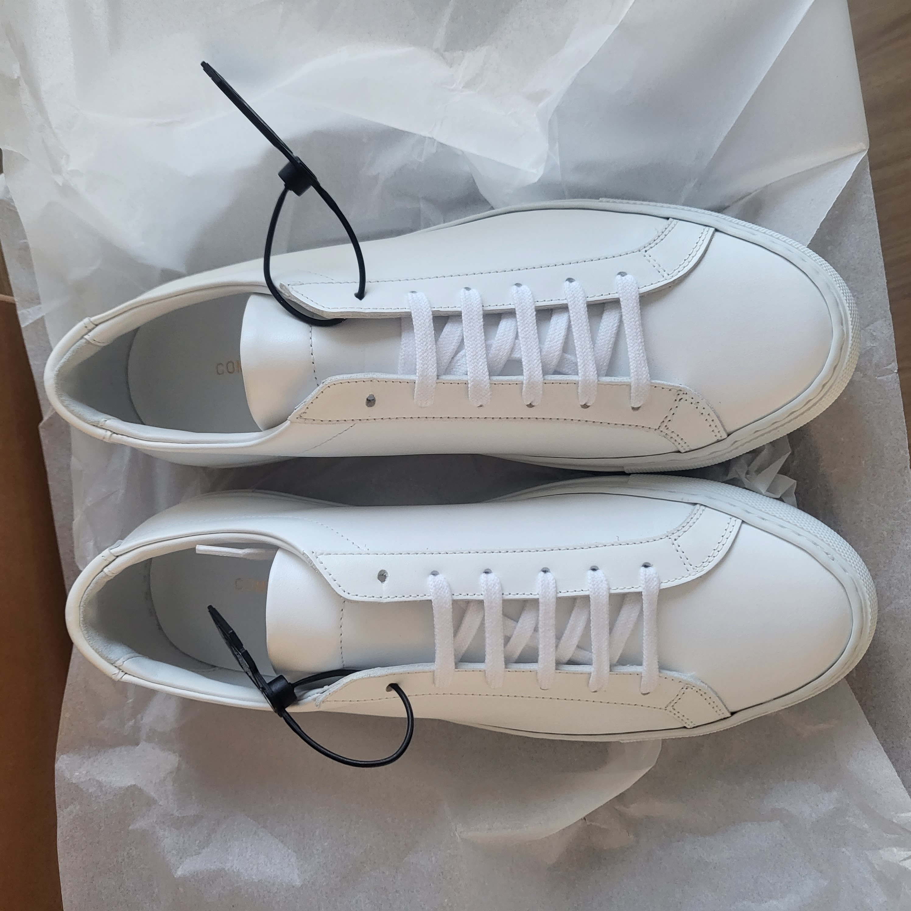 Common Projects Original Achilles Low White 착용 스타일 - 1