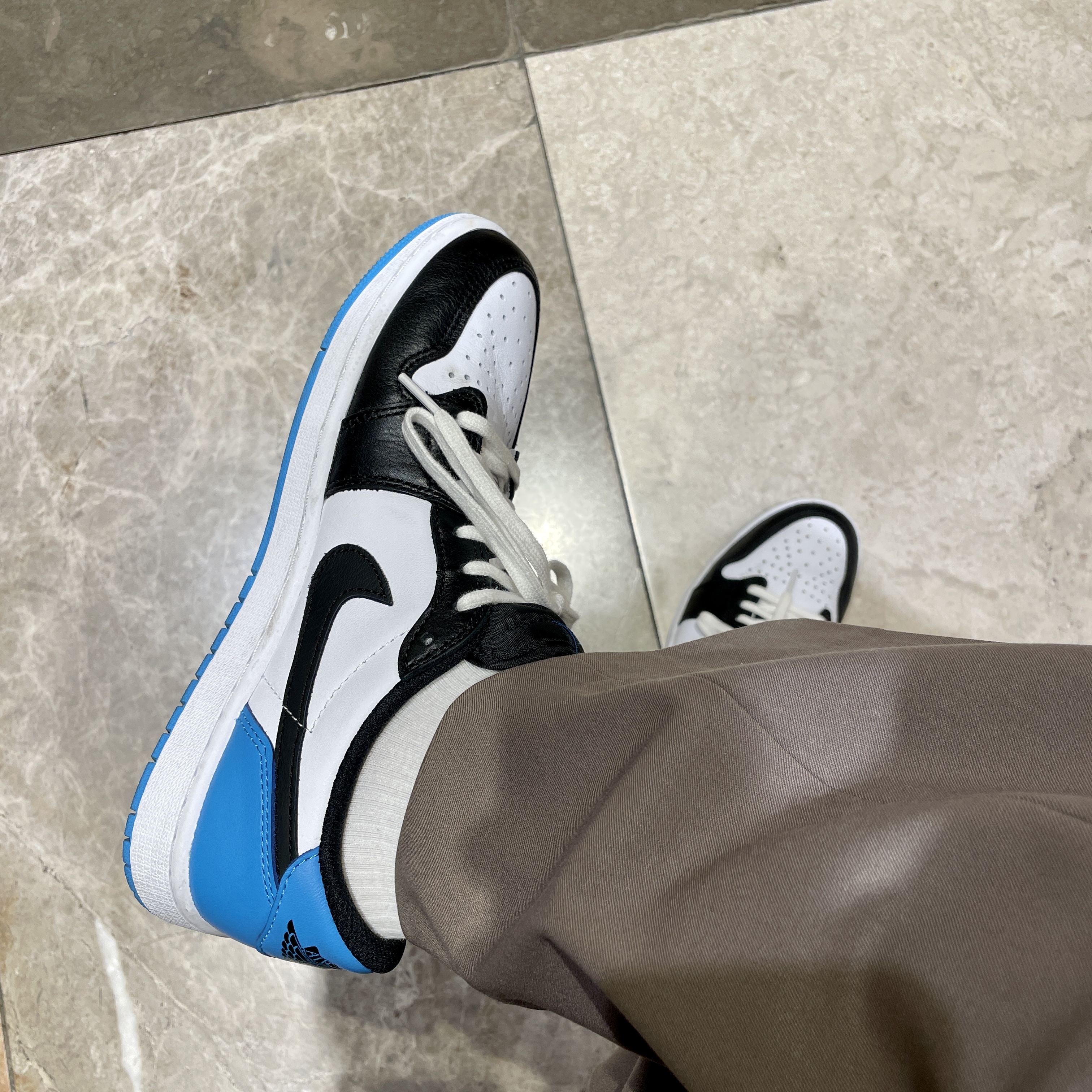 Jordan 1 Retro Low OG Black and Dark Powder Blue, (W) Jordan 1 Retro Low OG Black and Dark Powder Blue 착용 스타일