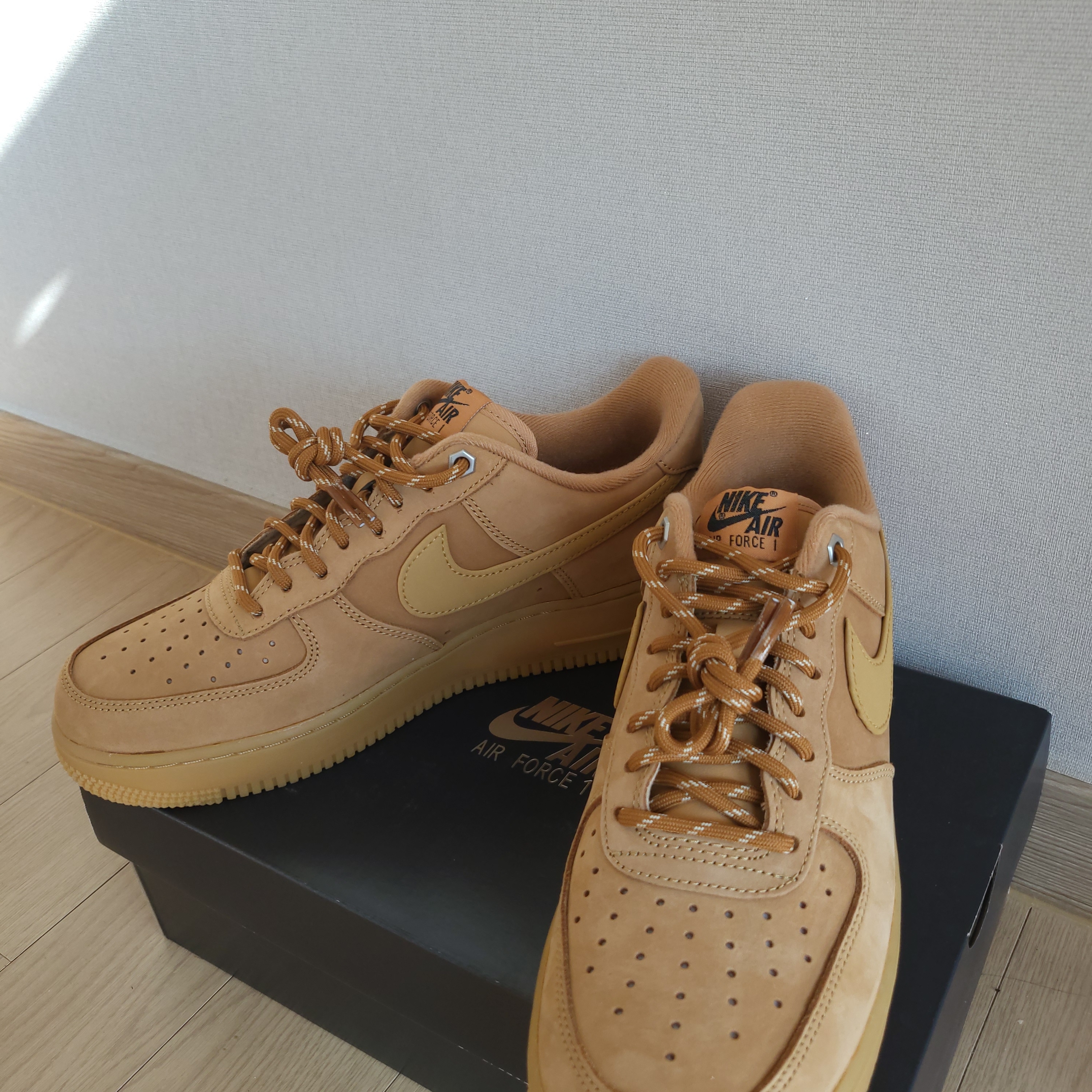 Nike Air Force 1 '07 WB Flax 착용 스타일 - 2