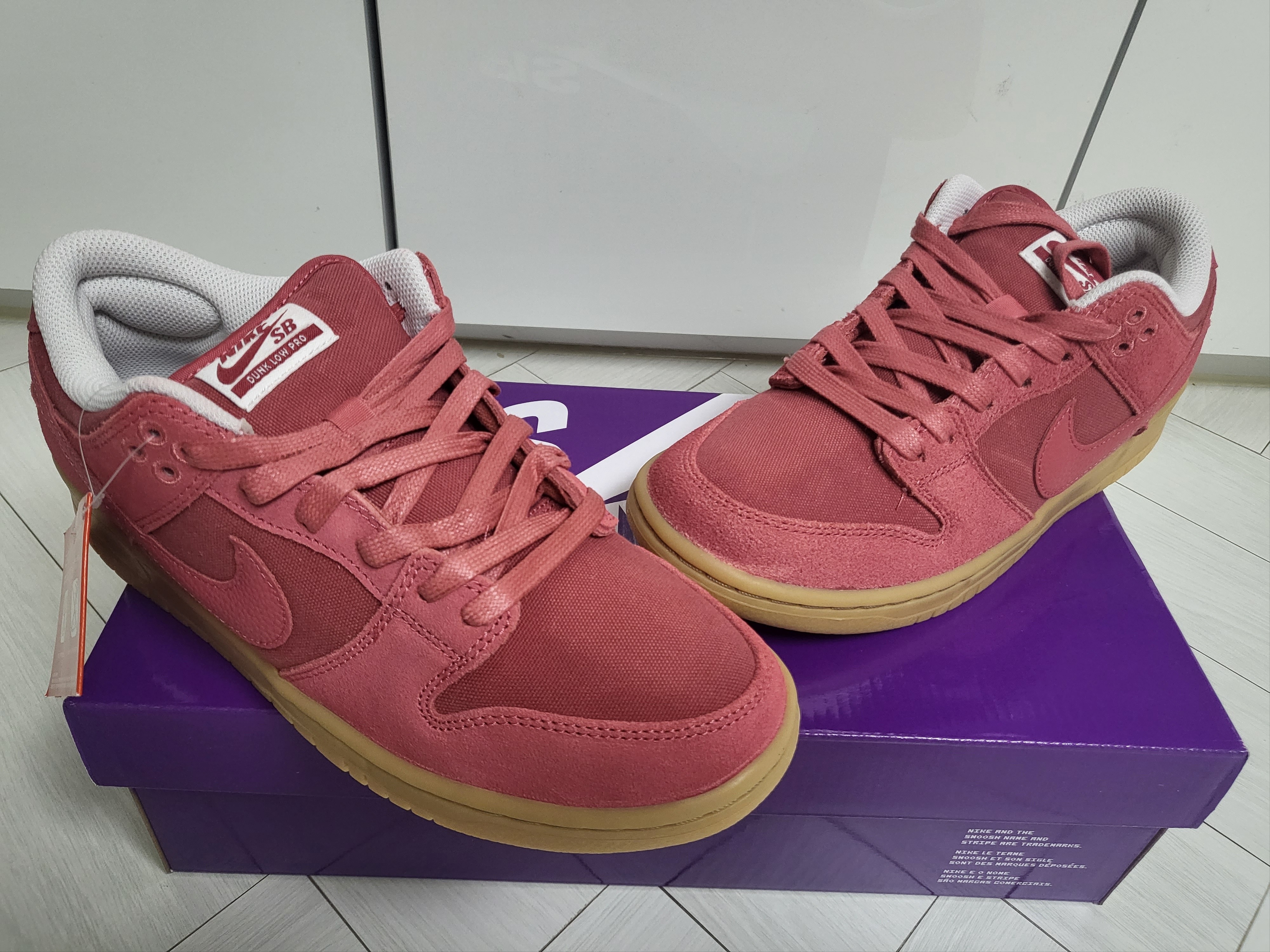 Nike SB Dunk Low Adobe 착용 스타일 - 1