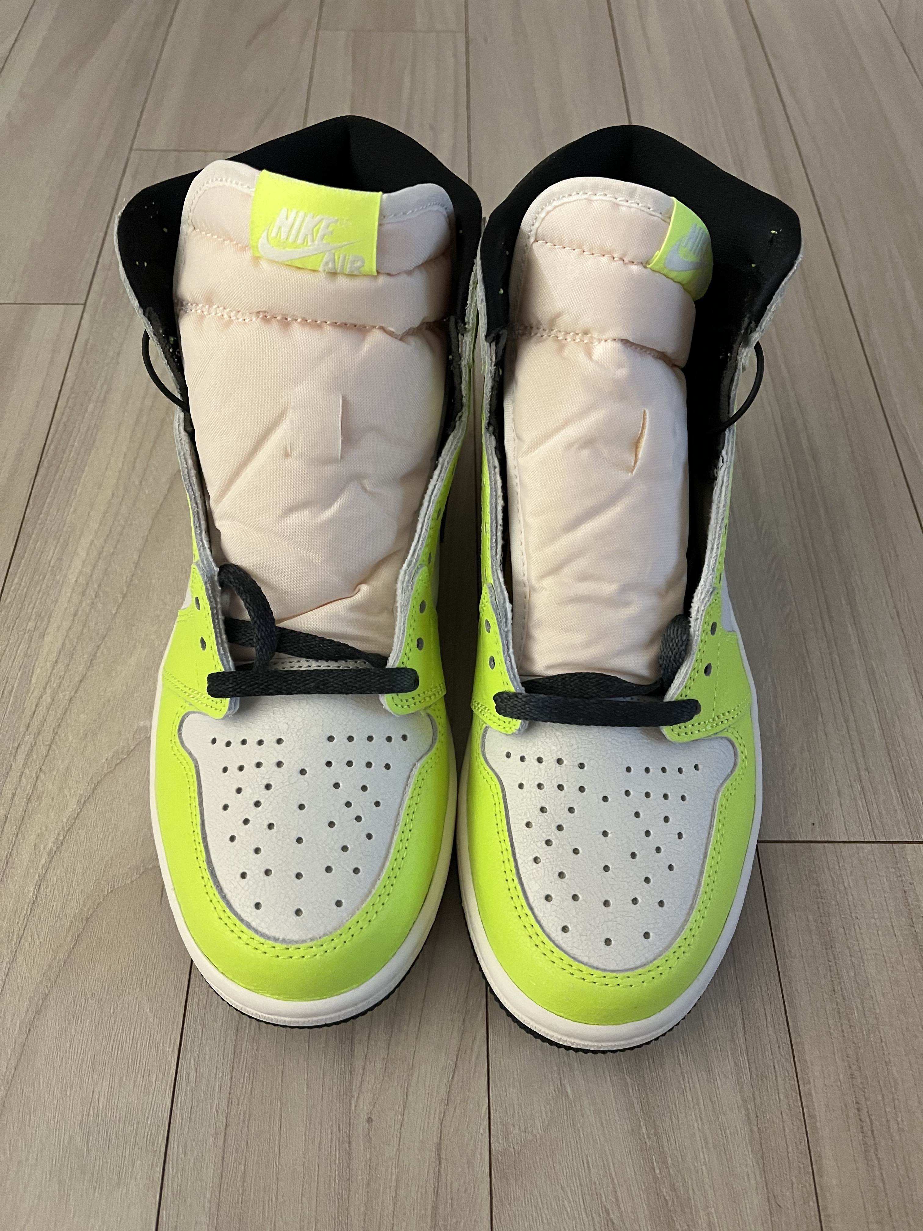 Jordan 1 Retro High OG Volt 착용 스타일 - 2