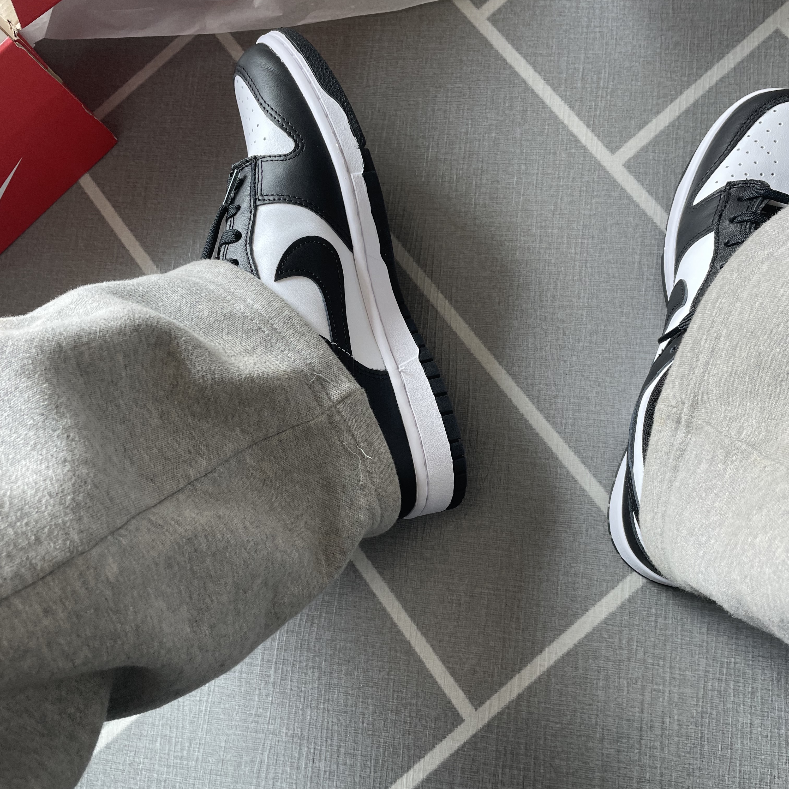 Nike Dunk Low Retro Black 착용 스타일